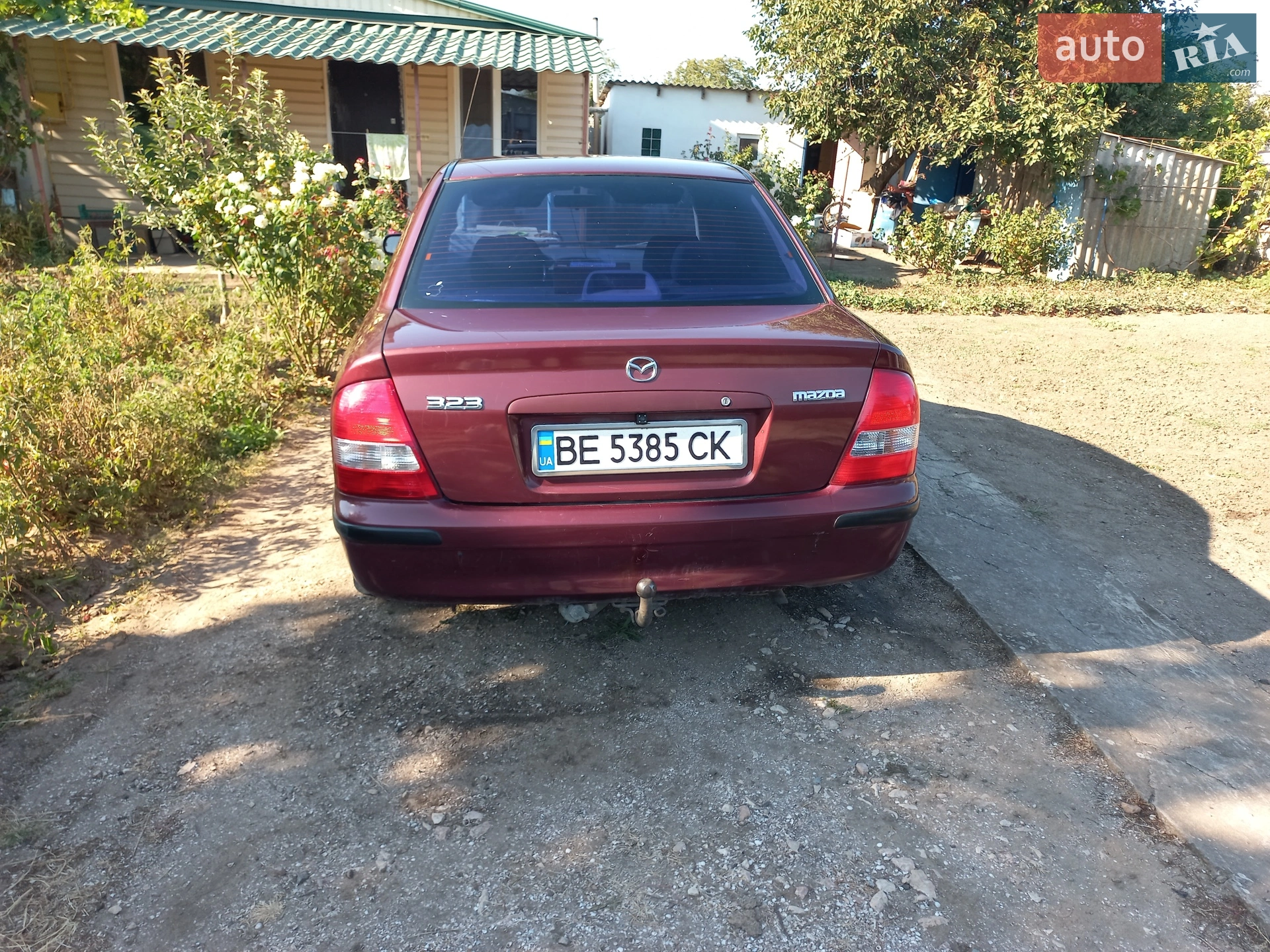 Mazda 323, 2001