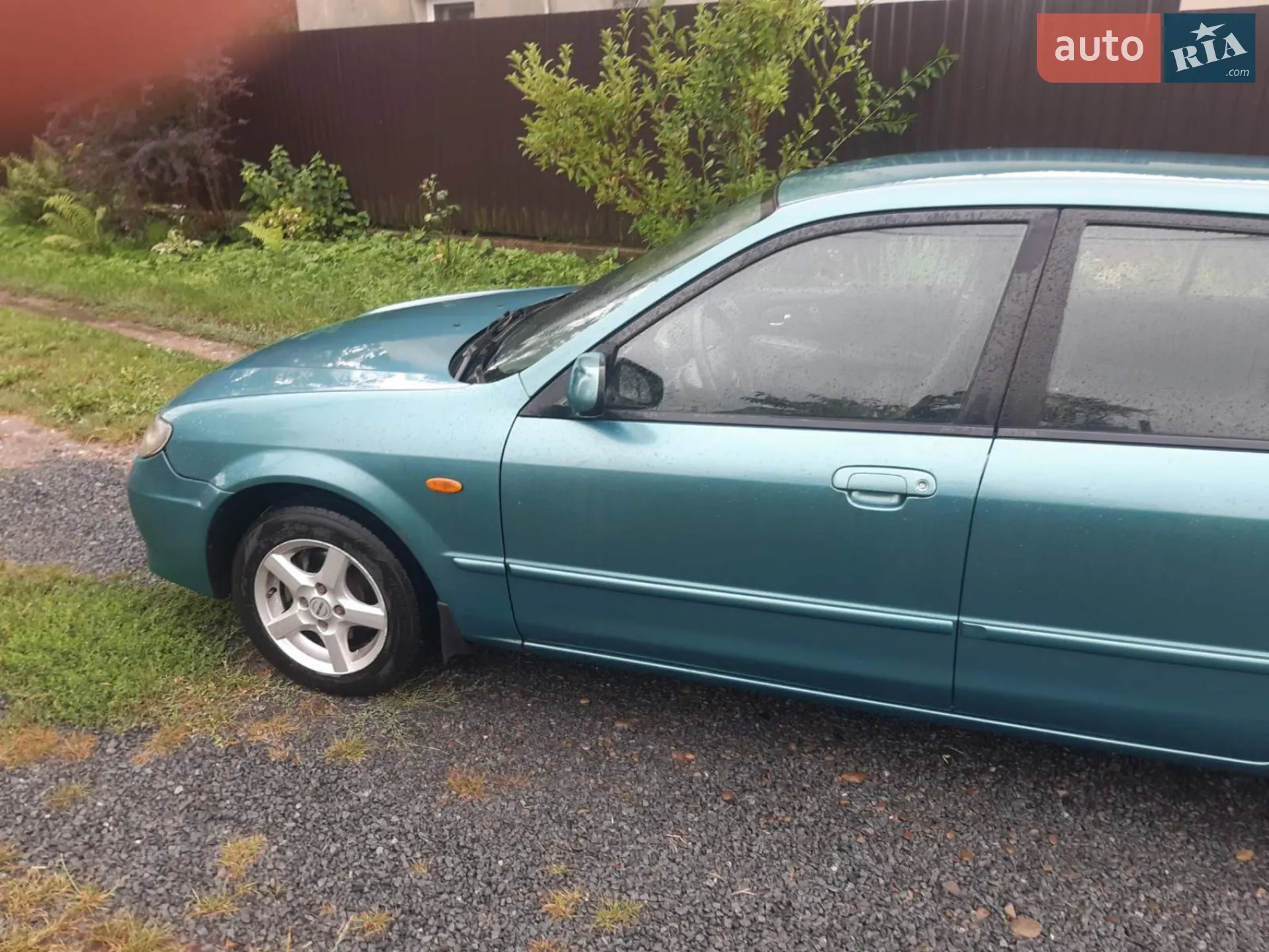 Mazda 323, 2003