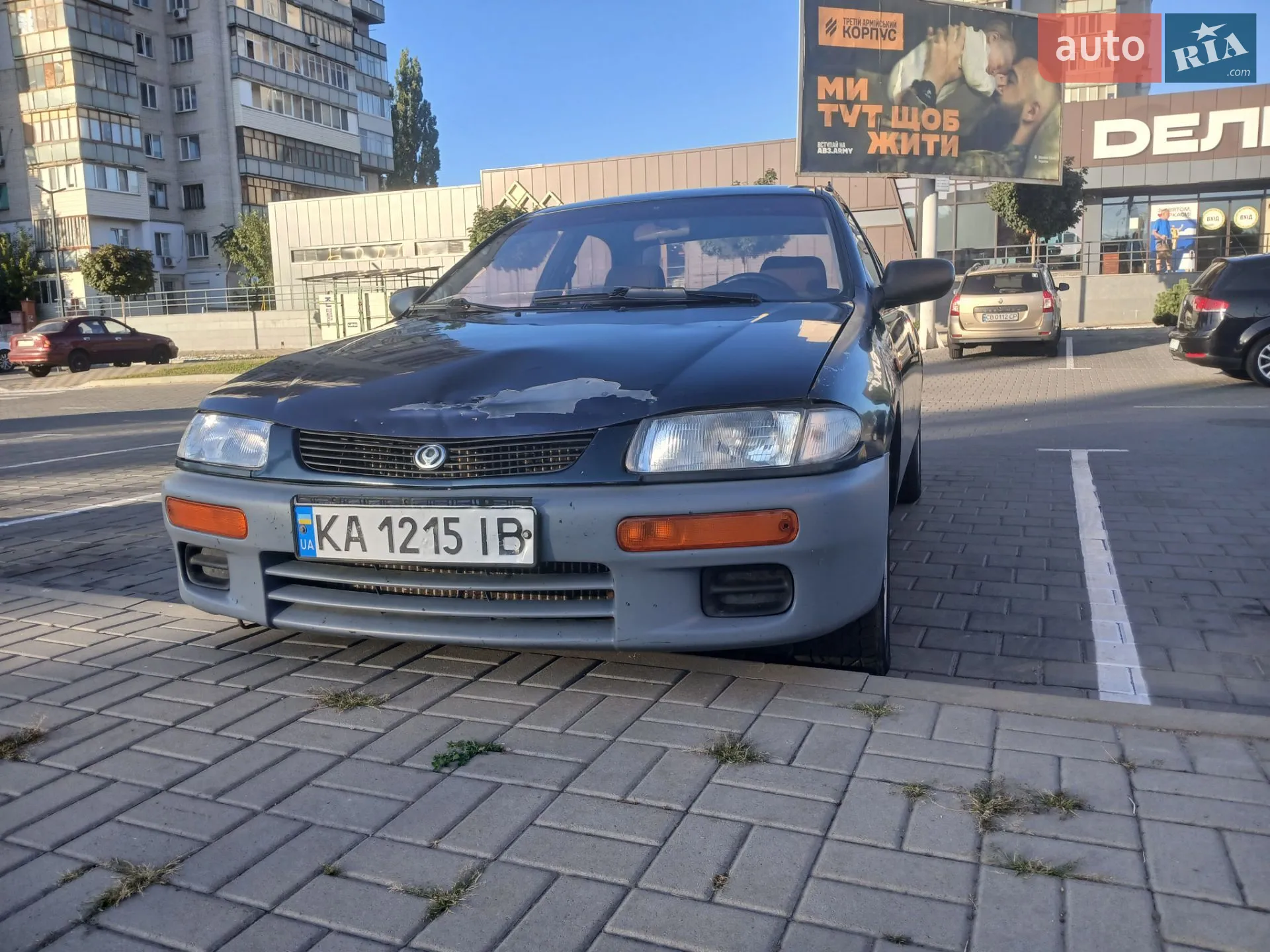Mazda 323, 1998