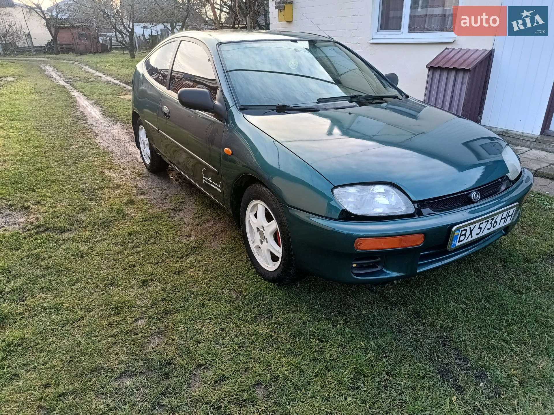 Mazda 323, 1995