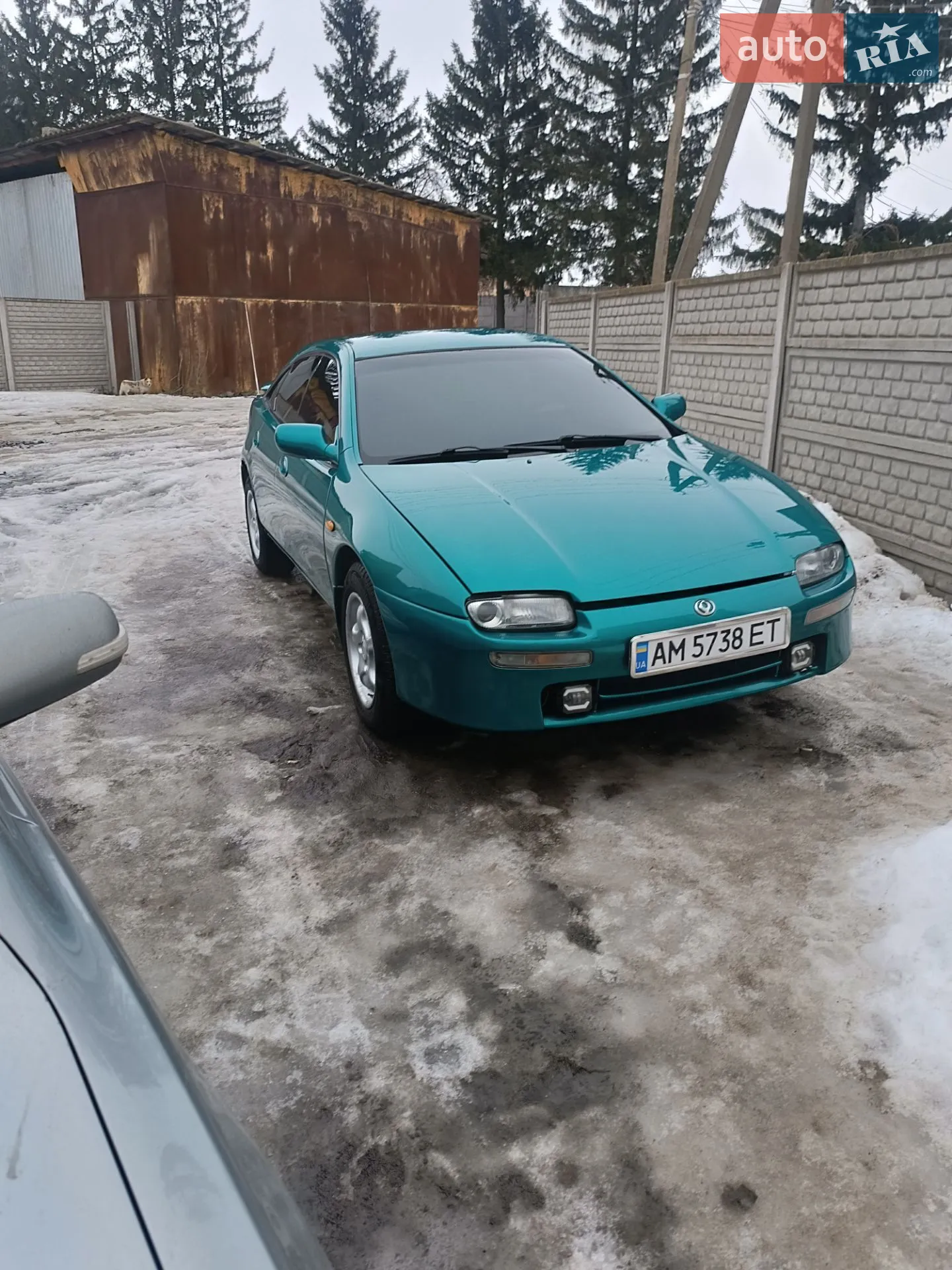 Mazda 323, 1996