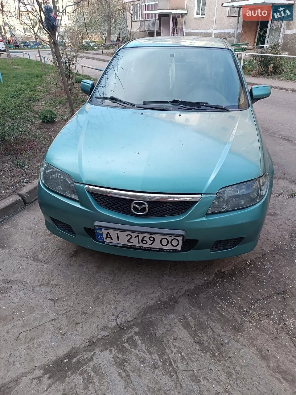 Mazda 323, 2002