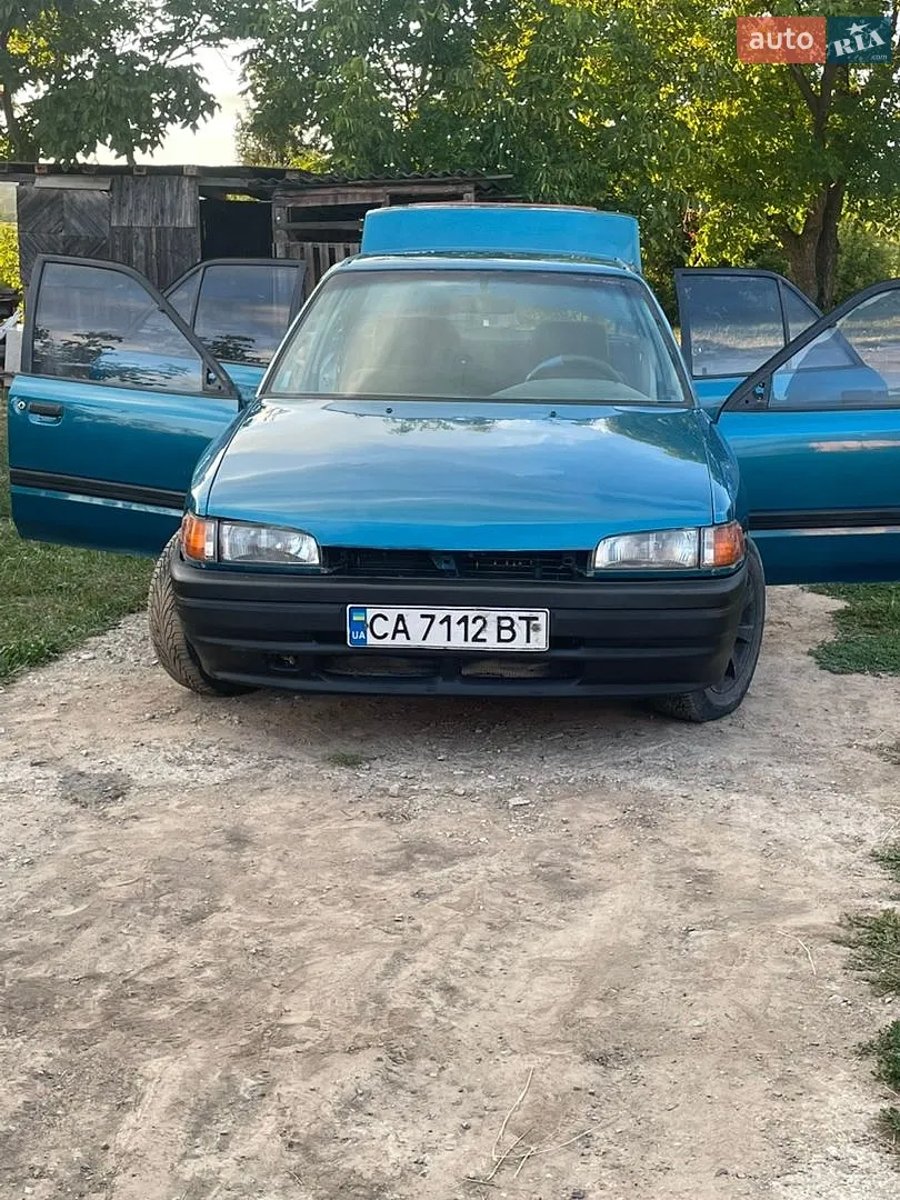 Mazda 323, 1992
