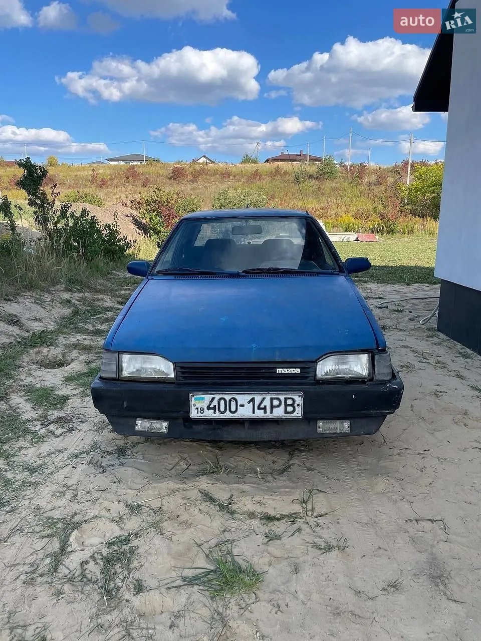 Mazda 323, 1989