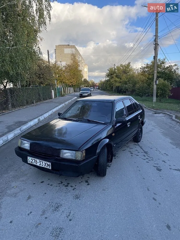 Mazda 323, 1987
