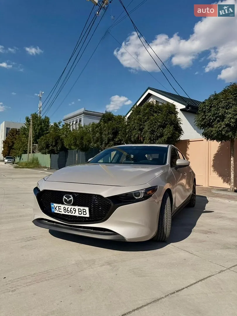 Mazda 3, 2022