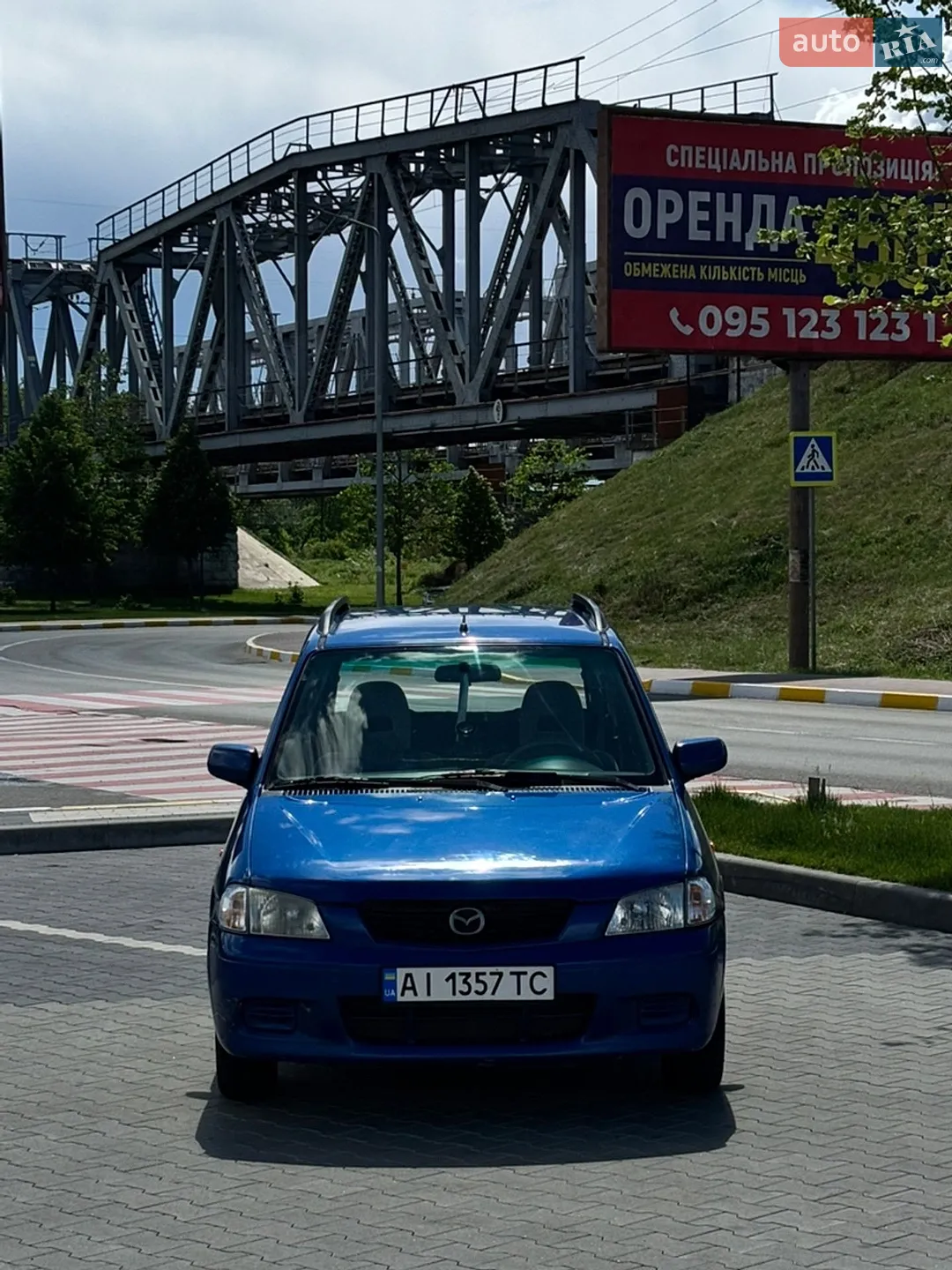 Mazda Demio, 2001