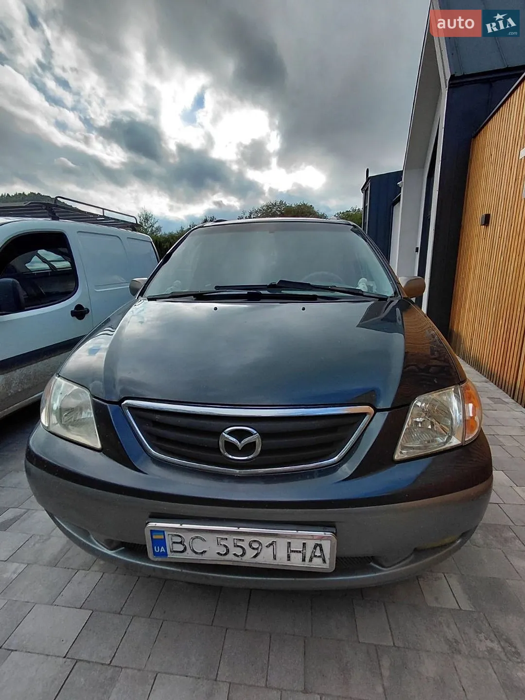 Mazda MPV, 2002