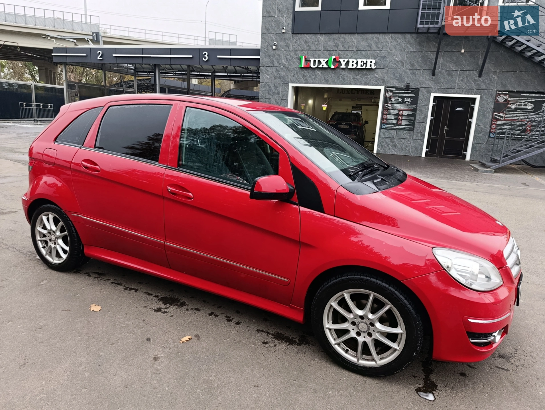 Mercedes-Benz B-Class, 2011