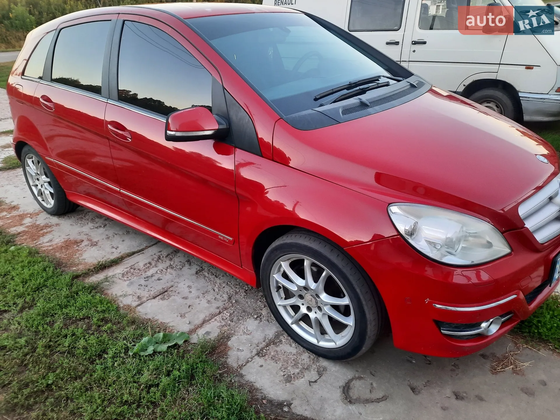 Mercedes-Benz B-Class, 2011