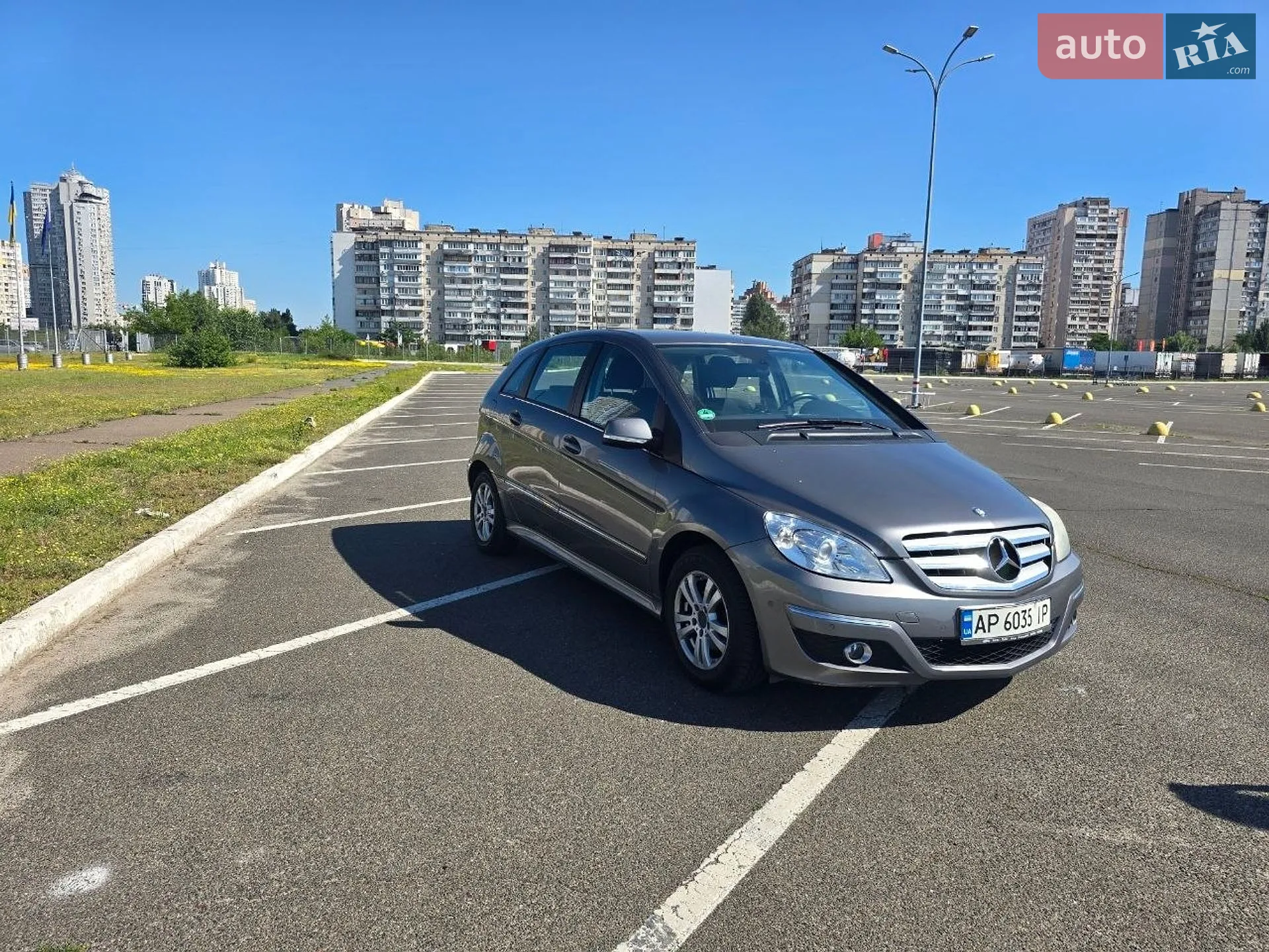 Mercedes-Benz B-Class, 2011