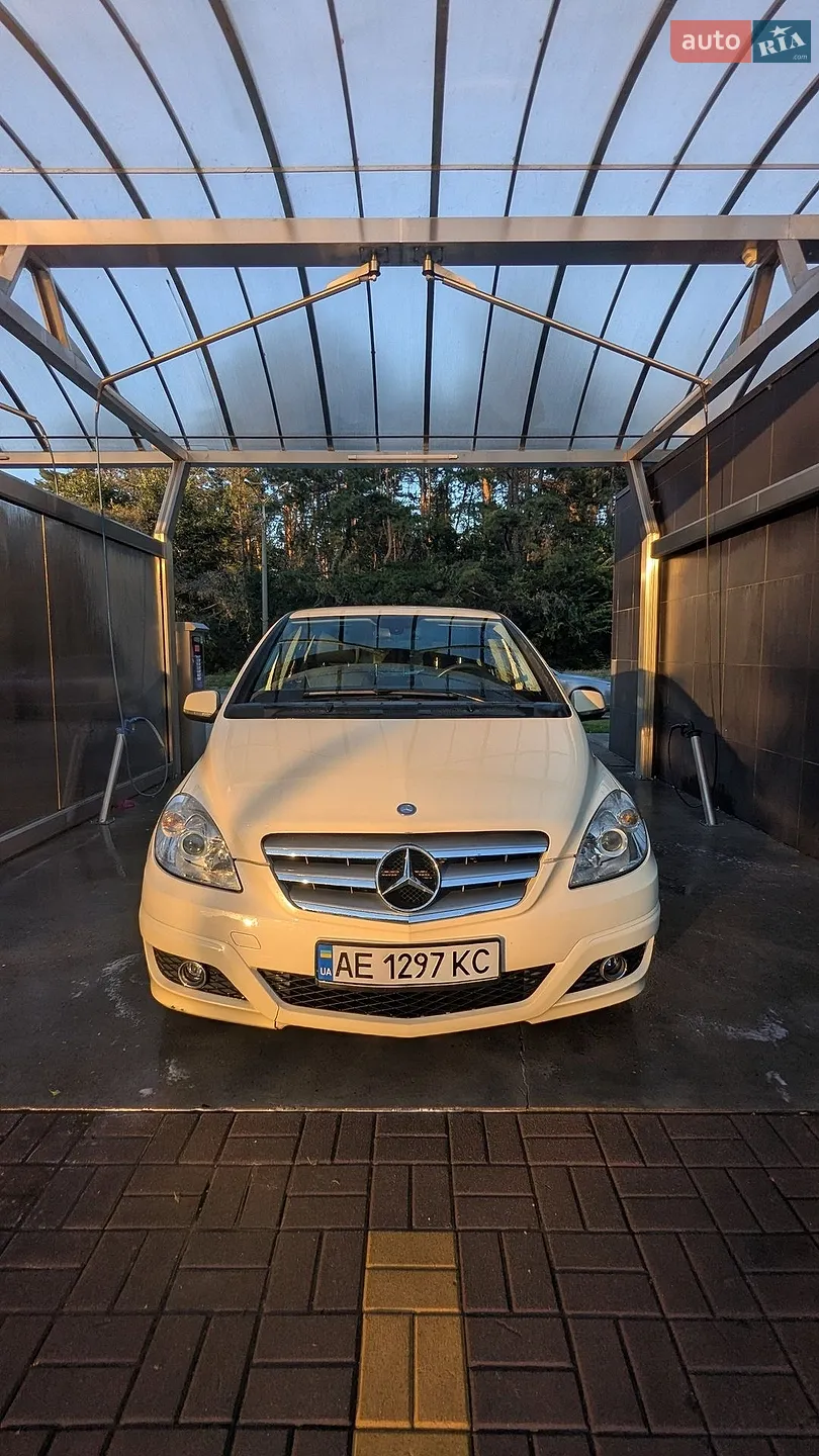 Mercedes-Benz B-Class, 2011