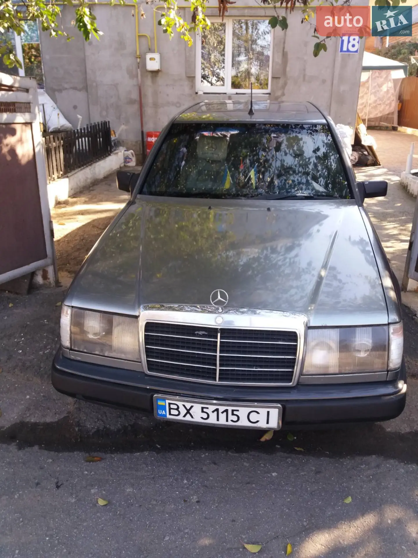Mercedes-Benz E-Class, 1989