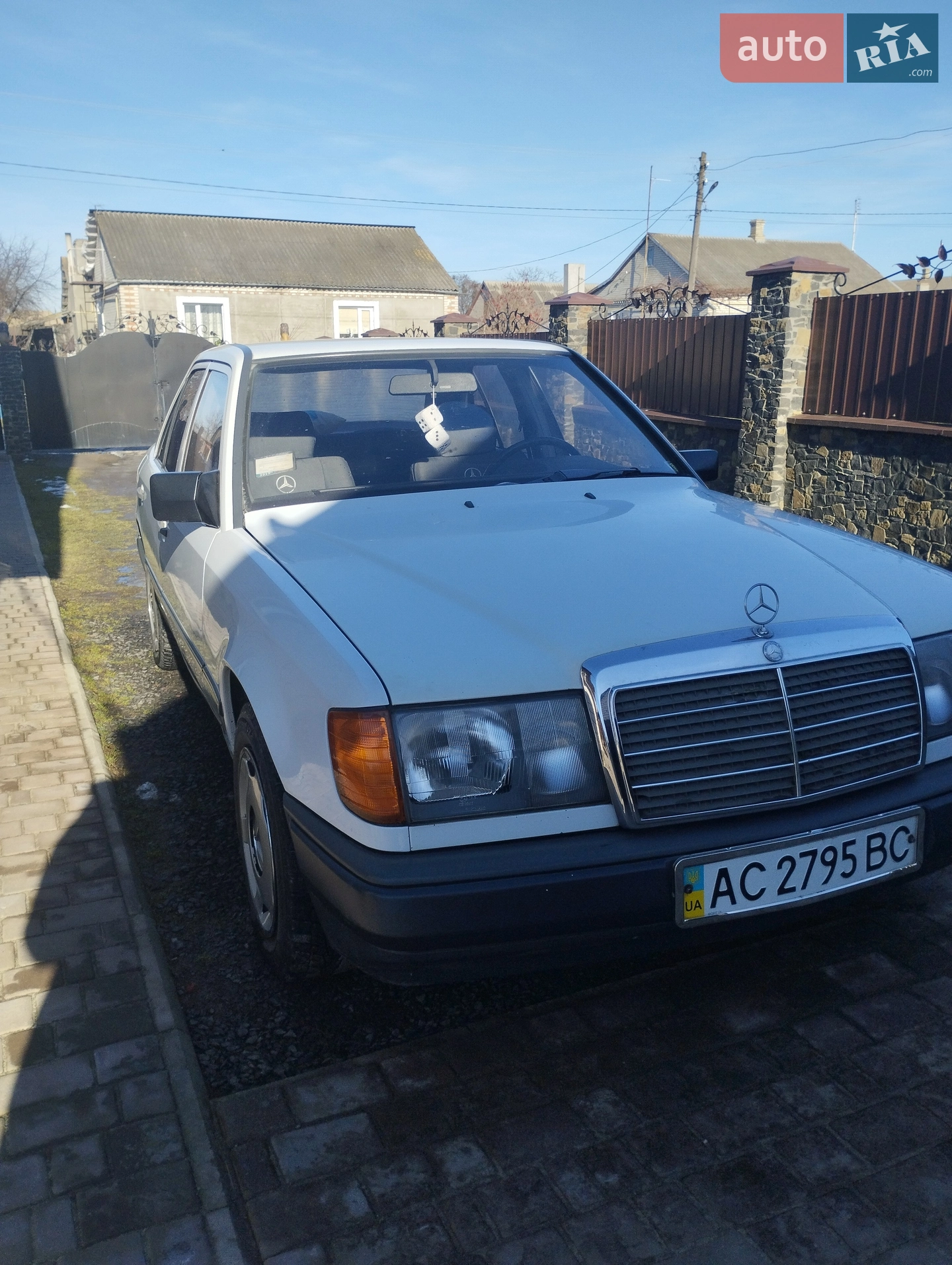 Mercedes-Benz E-Class, 1986