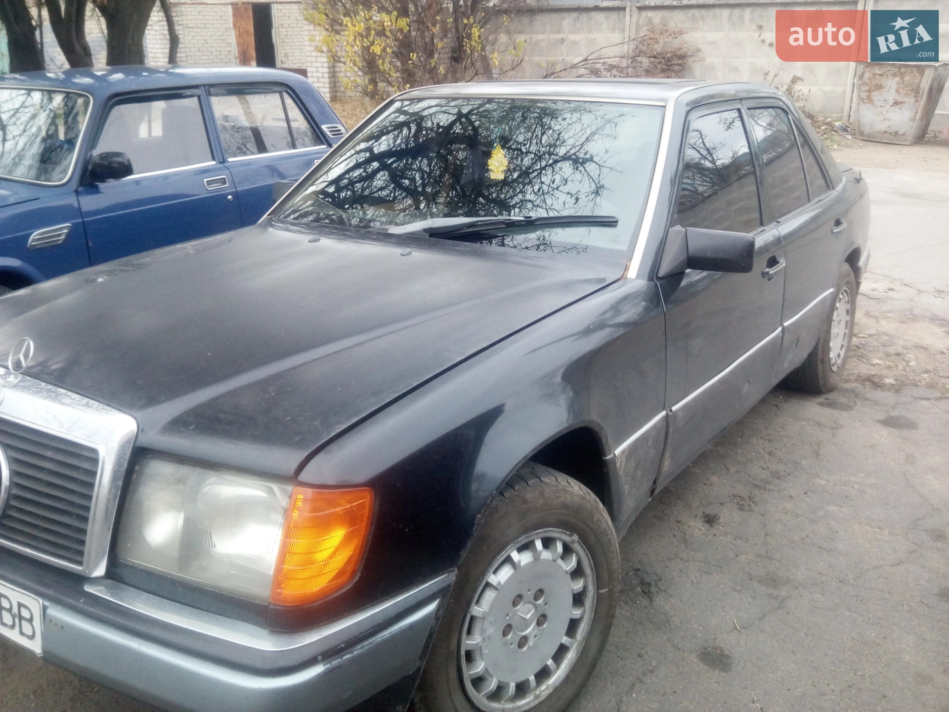 Mercedes-Benz E-Class, 1989