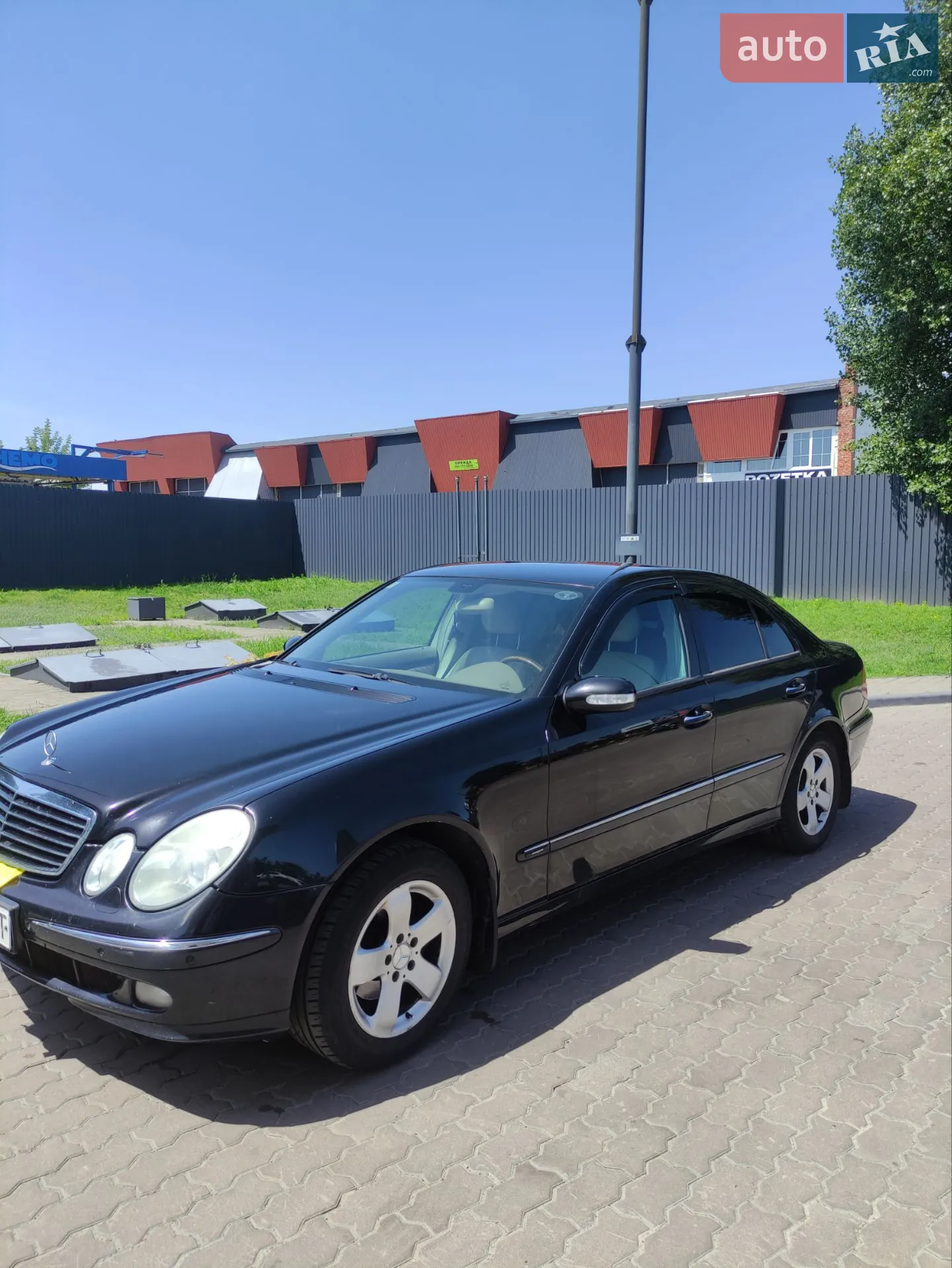 Mercedes-Benz E-Class, 2004