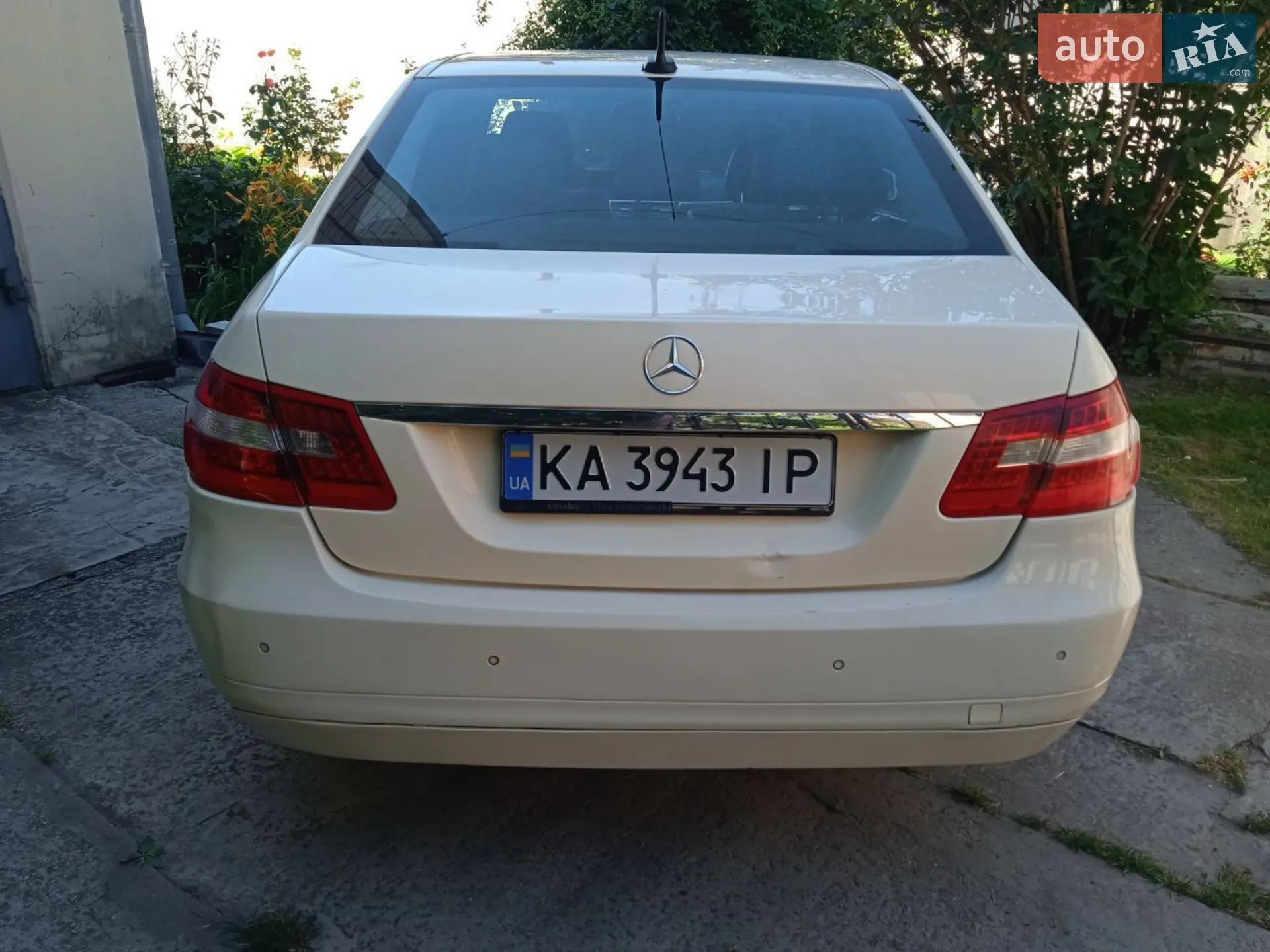 Mercedes-Benz E-Class, 2010