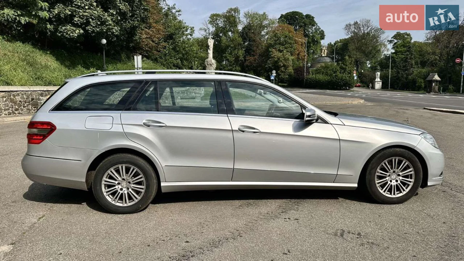 Mercedes-Benz E-Class, 2011