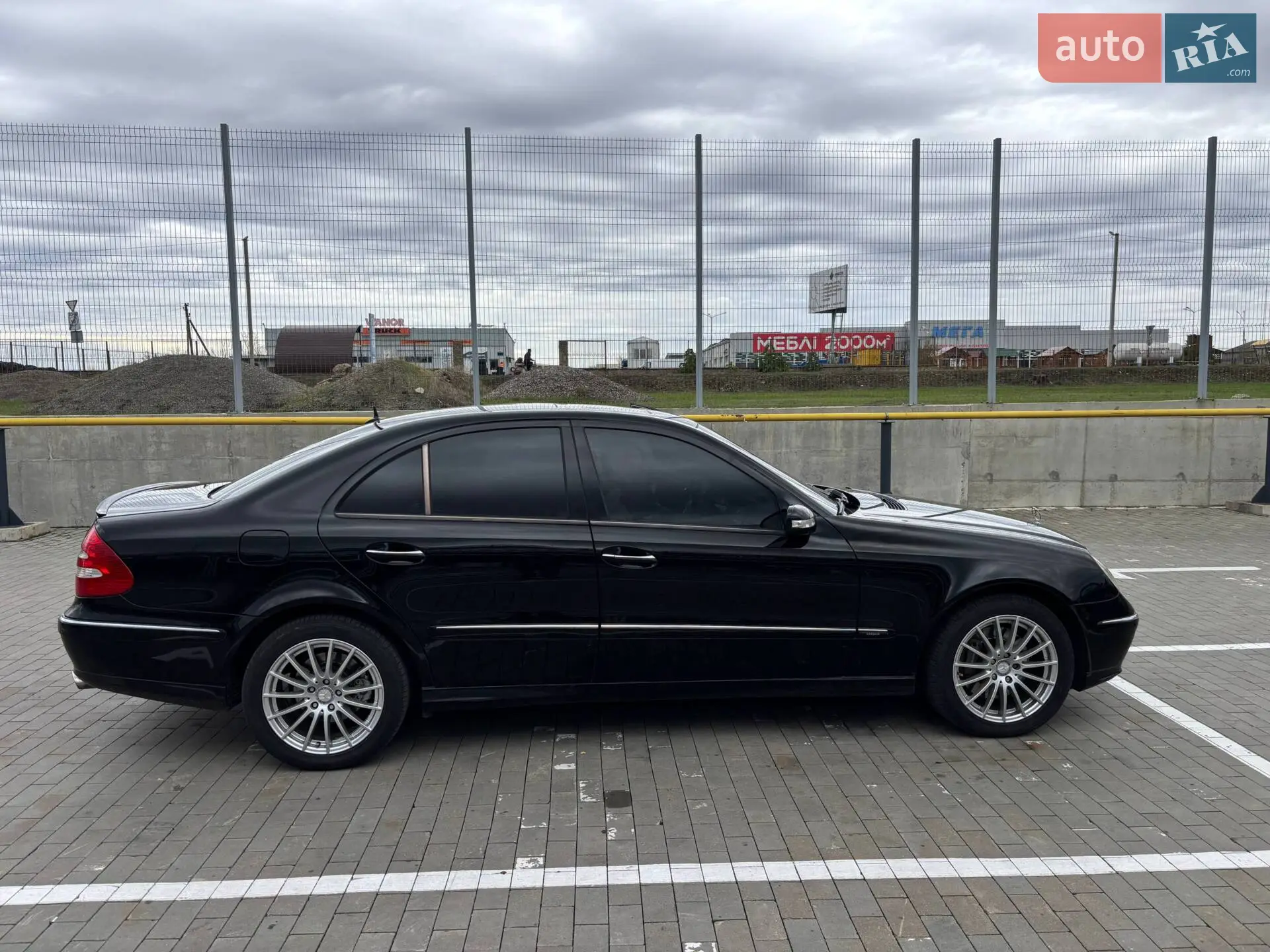 Mercedes-Benz E-Class, 2004