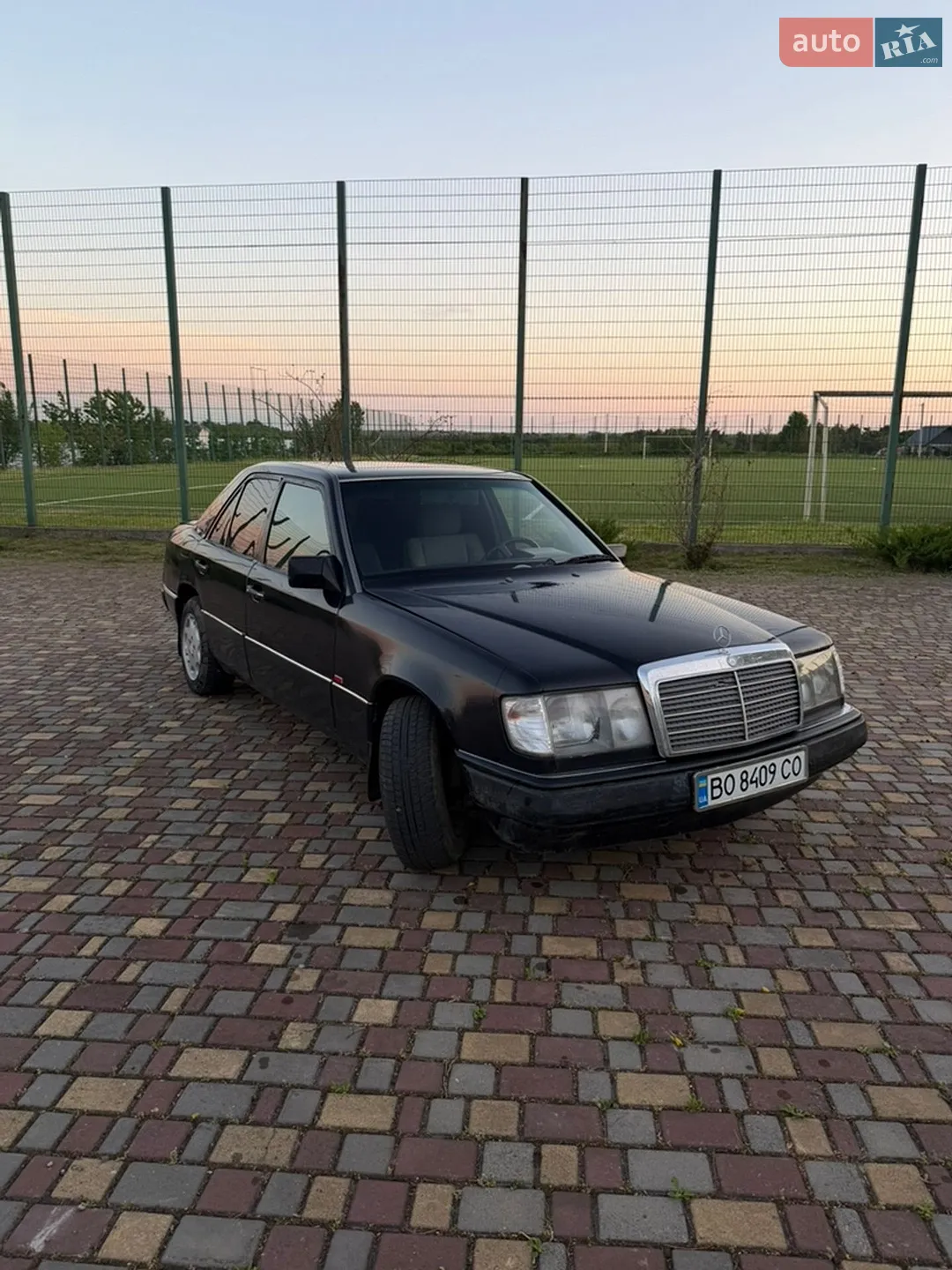 Mercedes-Benz E-Class, 1990