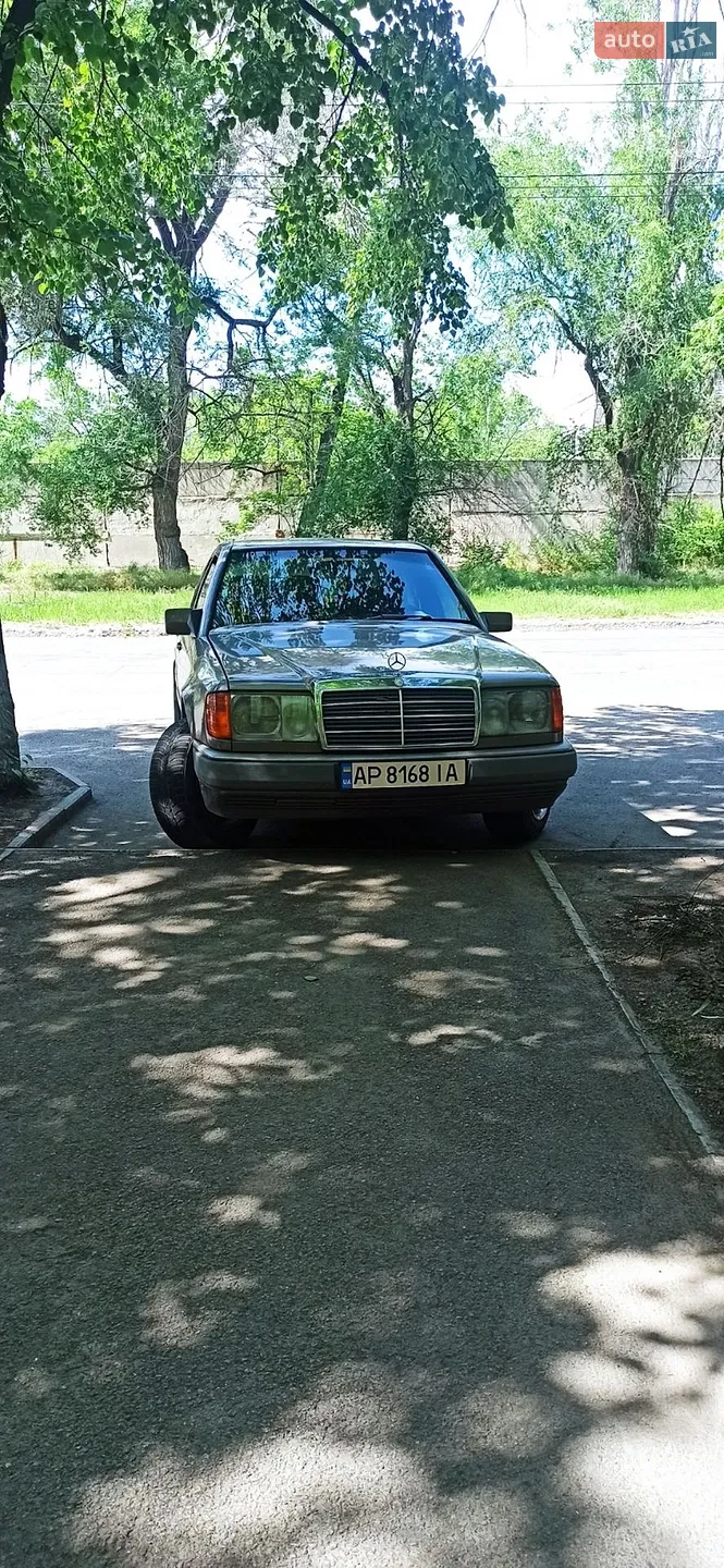 Mercedes-Benz E-Class, 1989