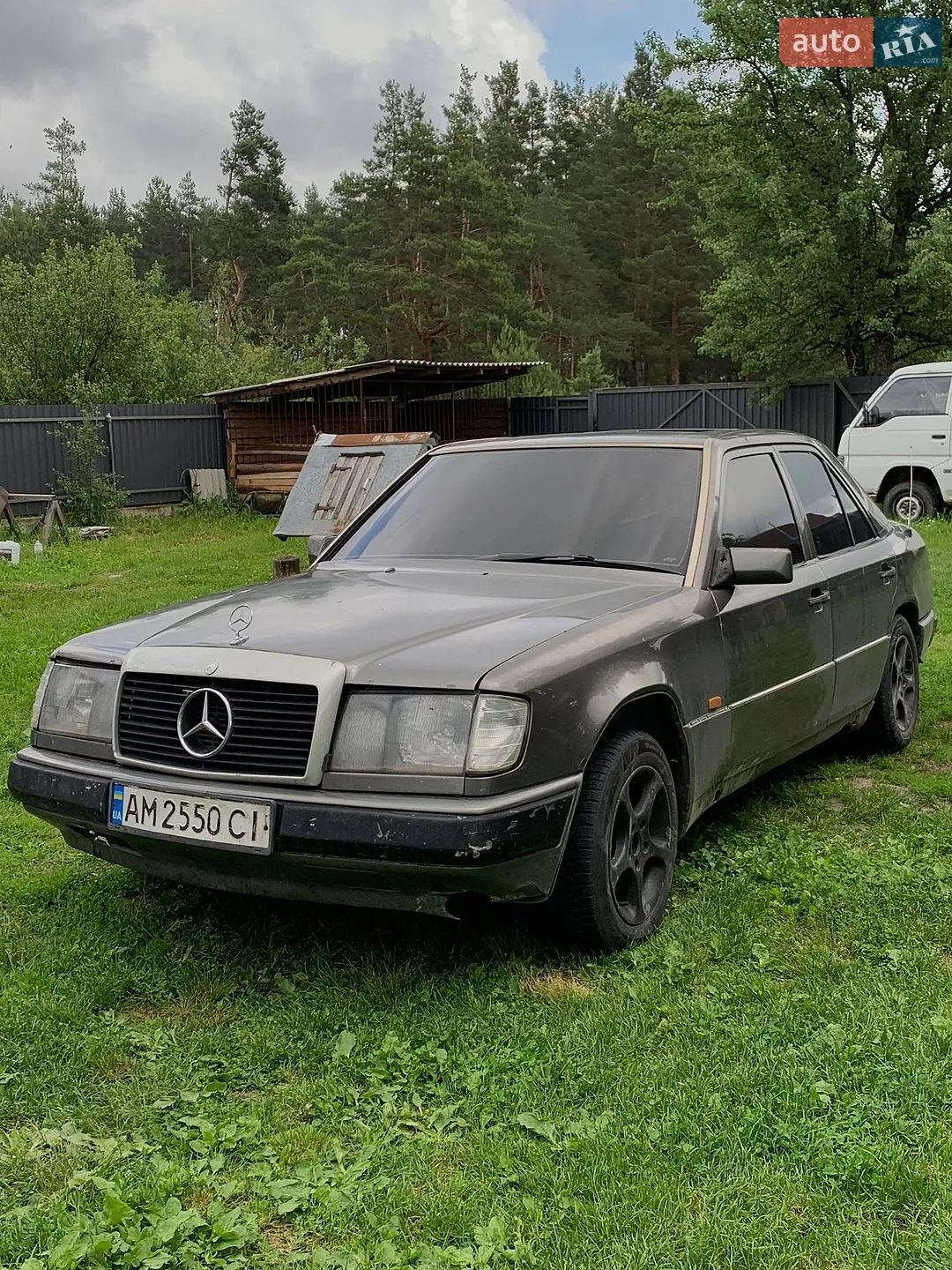 Mercedes-Benz E-Class, 1989