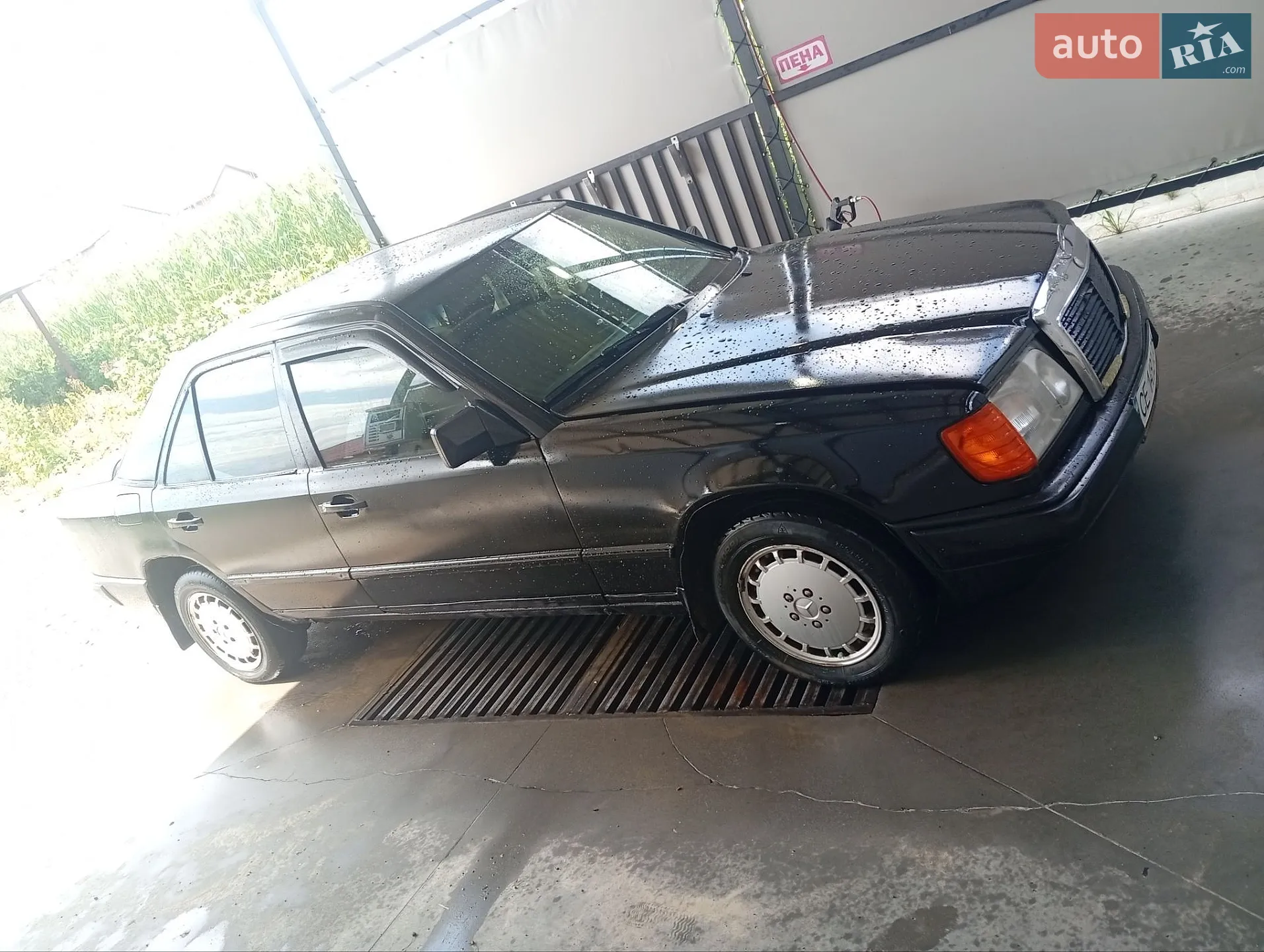 Mercedes-Benz E-Class, 1987