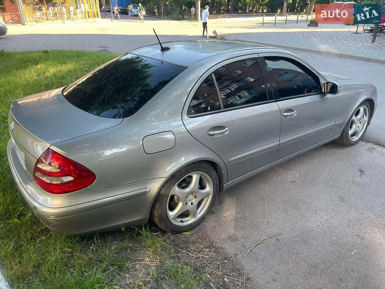 Mercedes-Benz E-Class, 2005