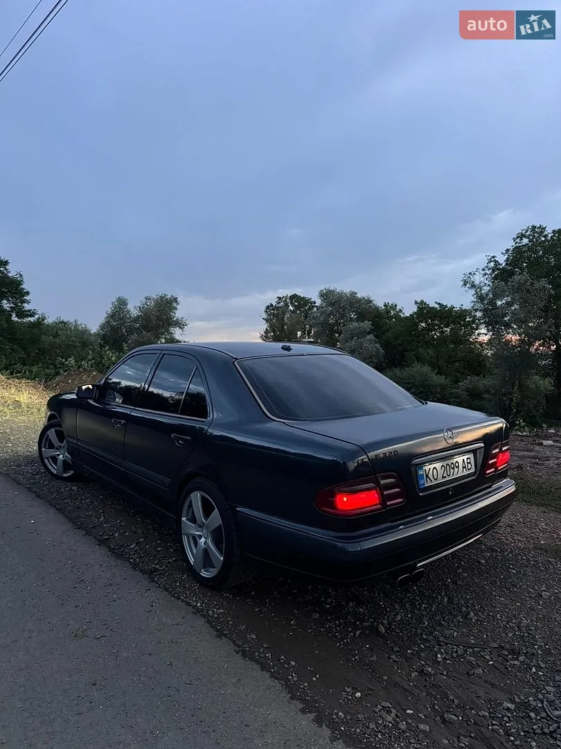 Mercedes-Benz E-Class 2000 — 1