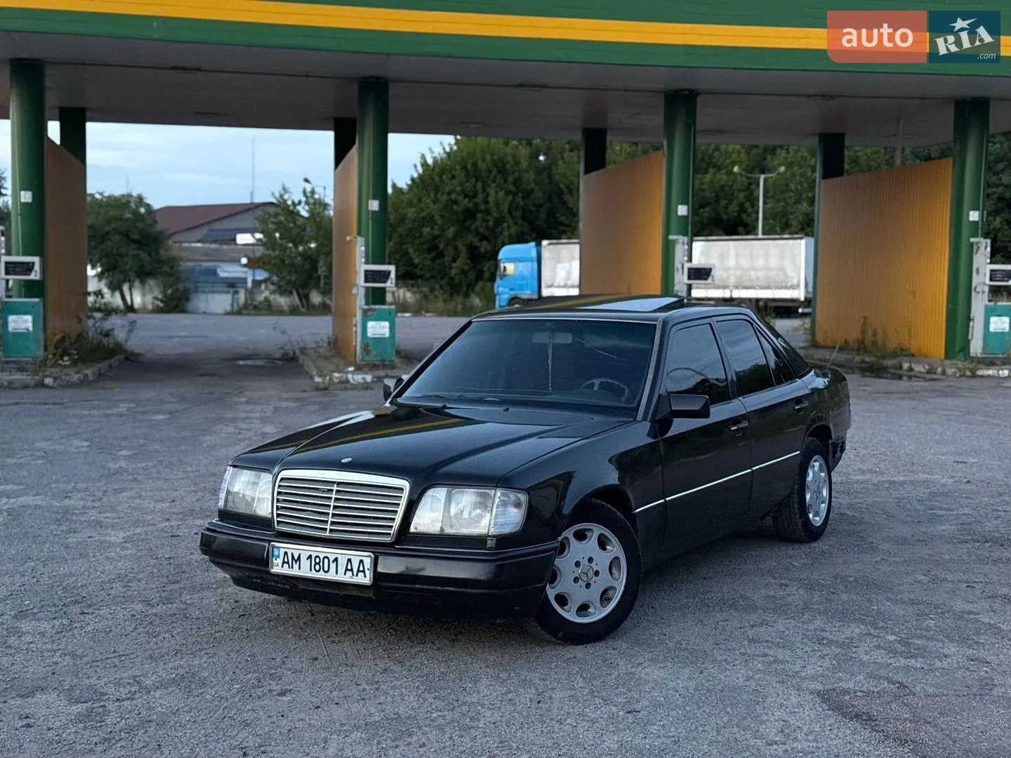 Mercedes-Benz E-Class, 1993