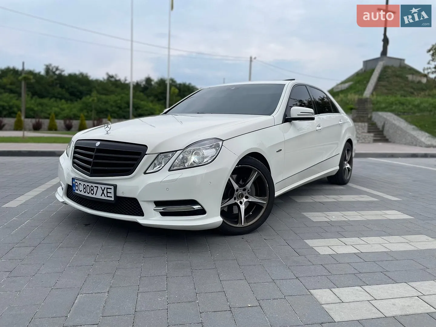 Mercedes-Benz E-Class, 2011