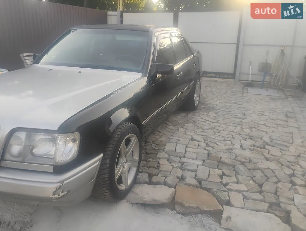 Mercedes-Benz E-Class, 1989