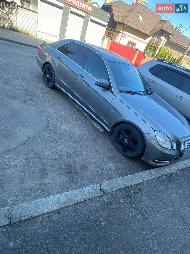 Mercedes-Benz E-Class, 2011
