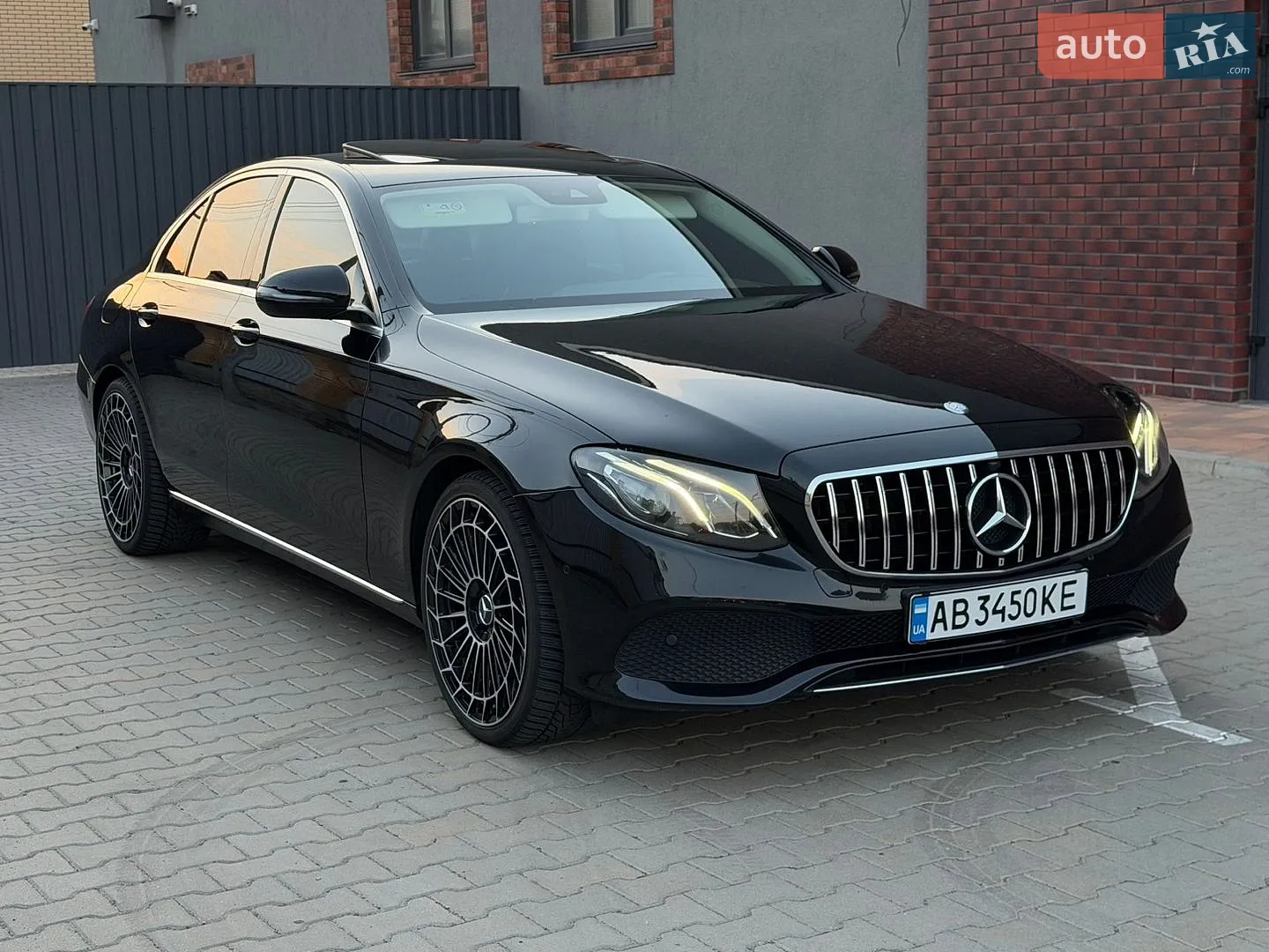 Mercedes-Benz E-Class, 2016