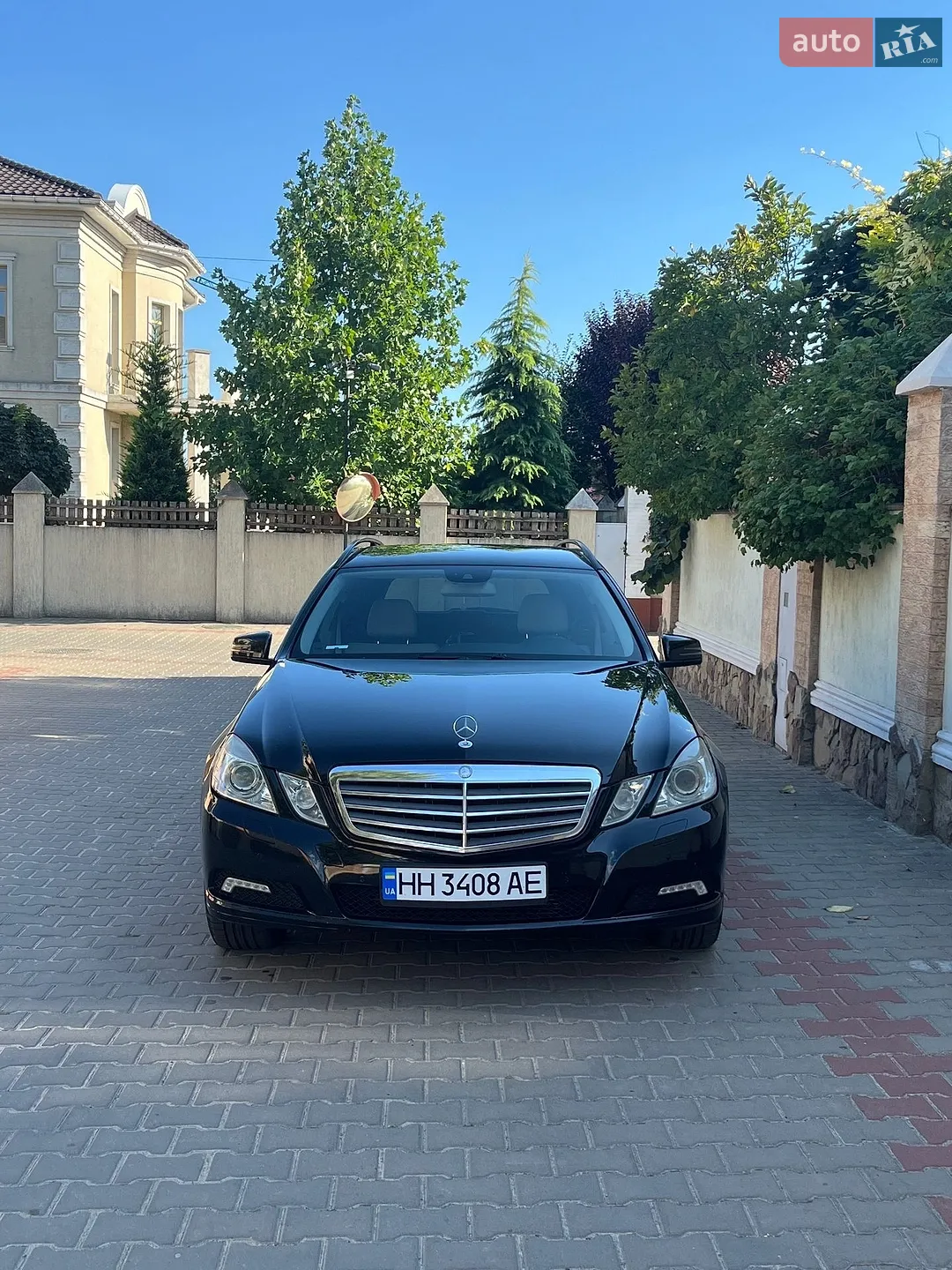 Mercedes-Benz E-Class, 2010