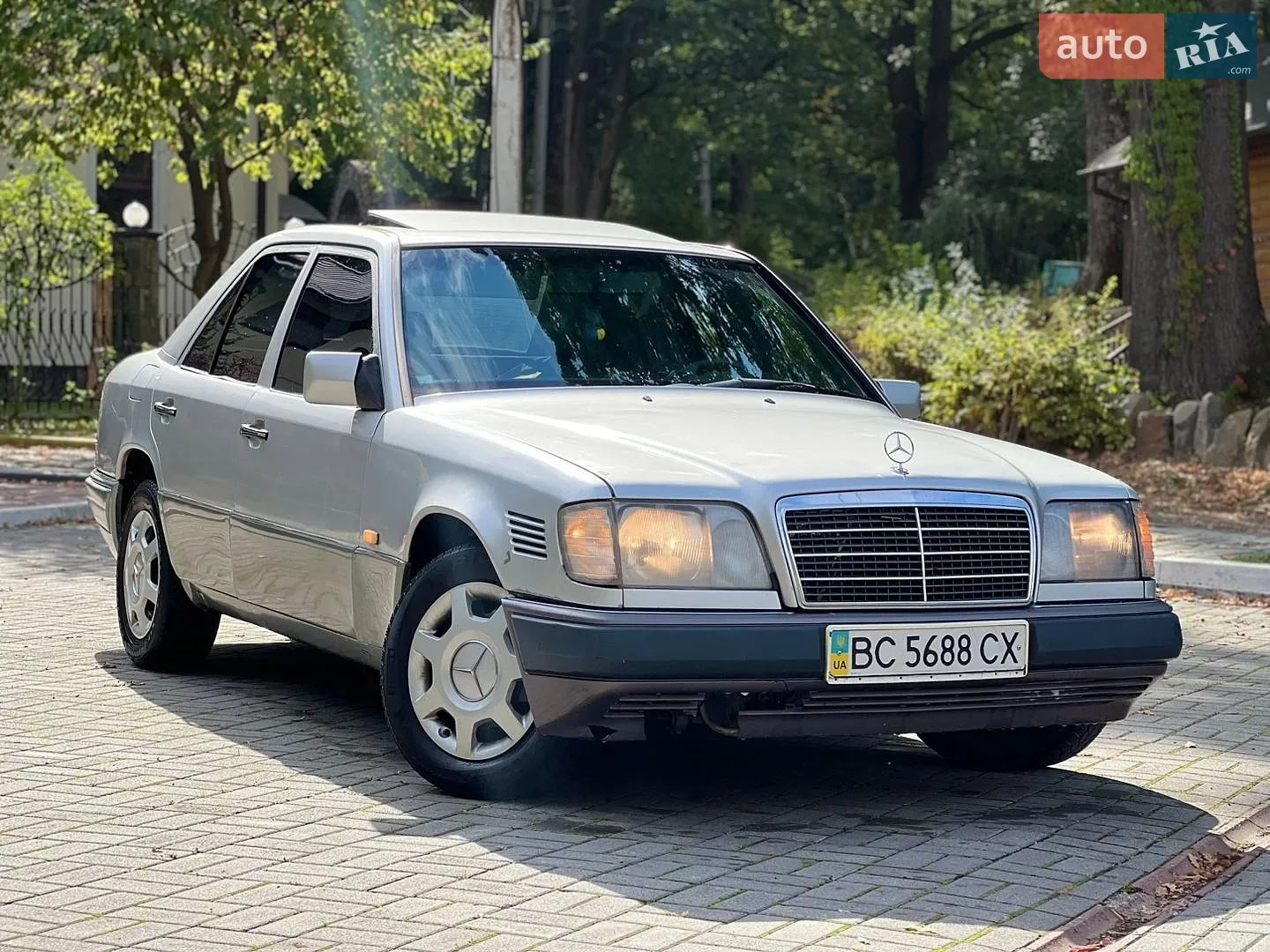 Mercedes-Benz E-Class, 1992