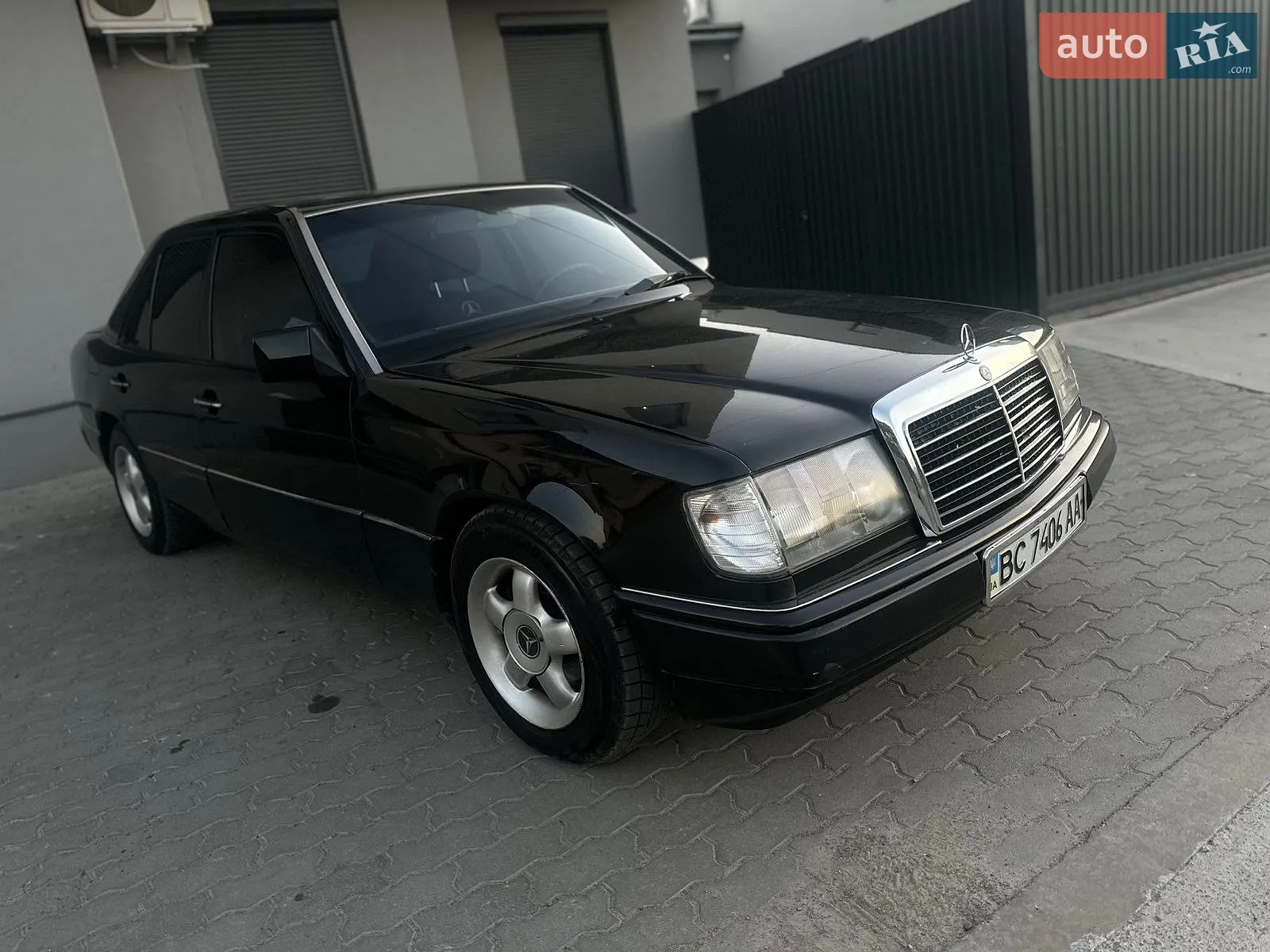 Mercedes-Benz E-Class 1993 — 1
