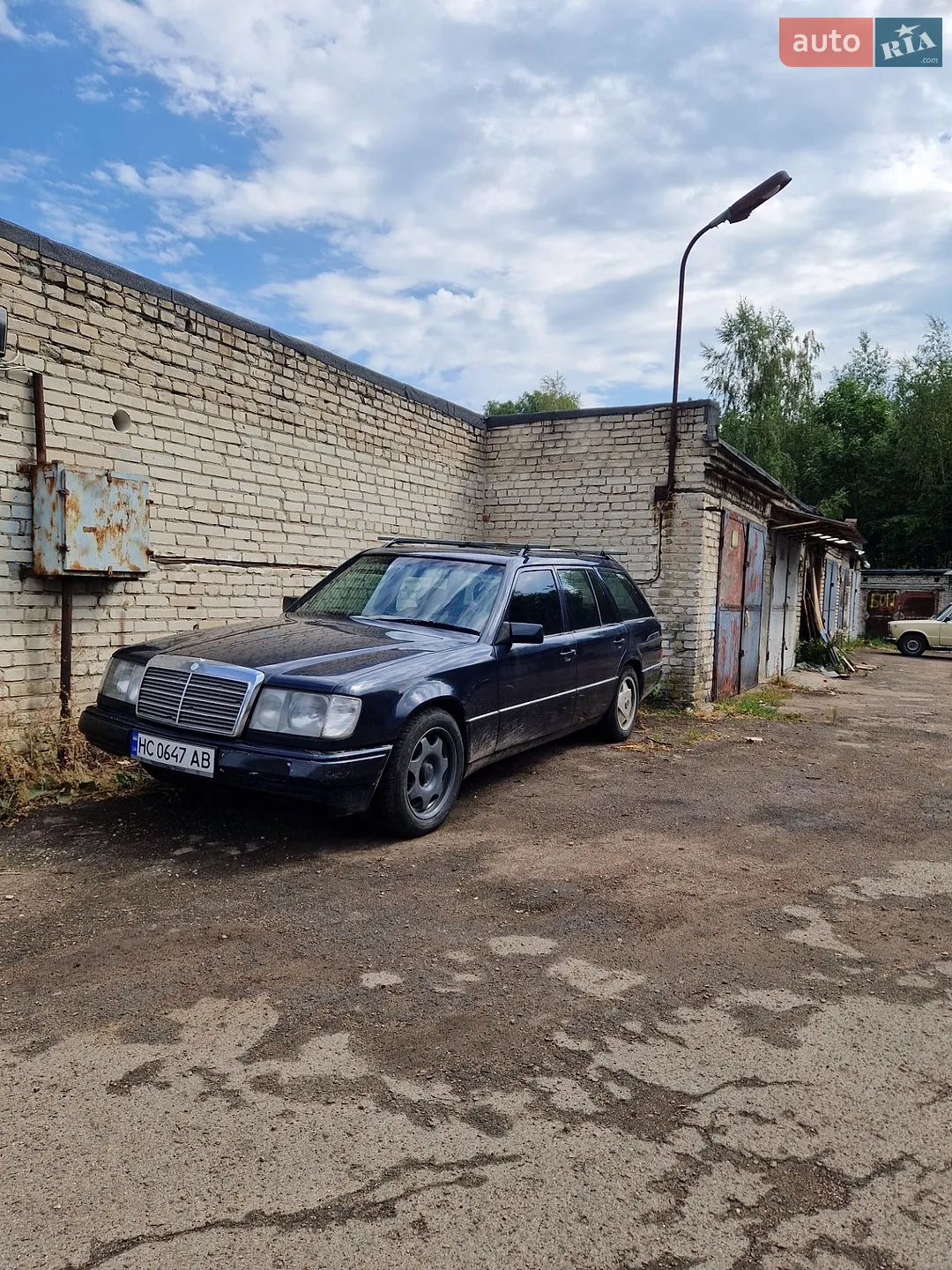 Mercedes-Benz E-Class, 1989
