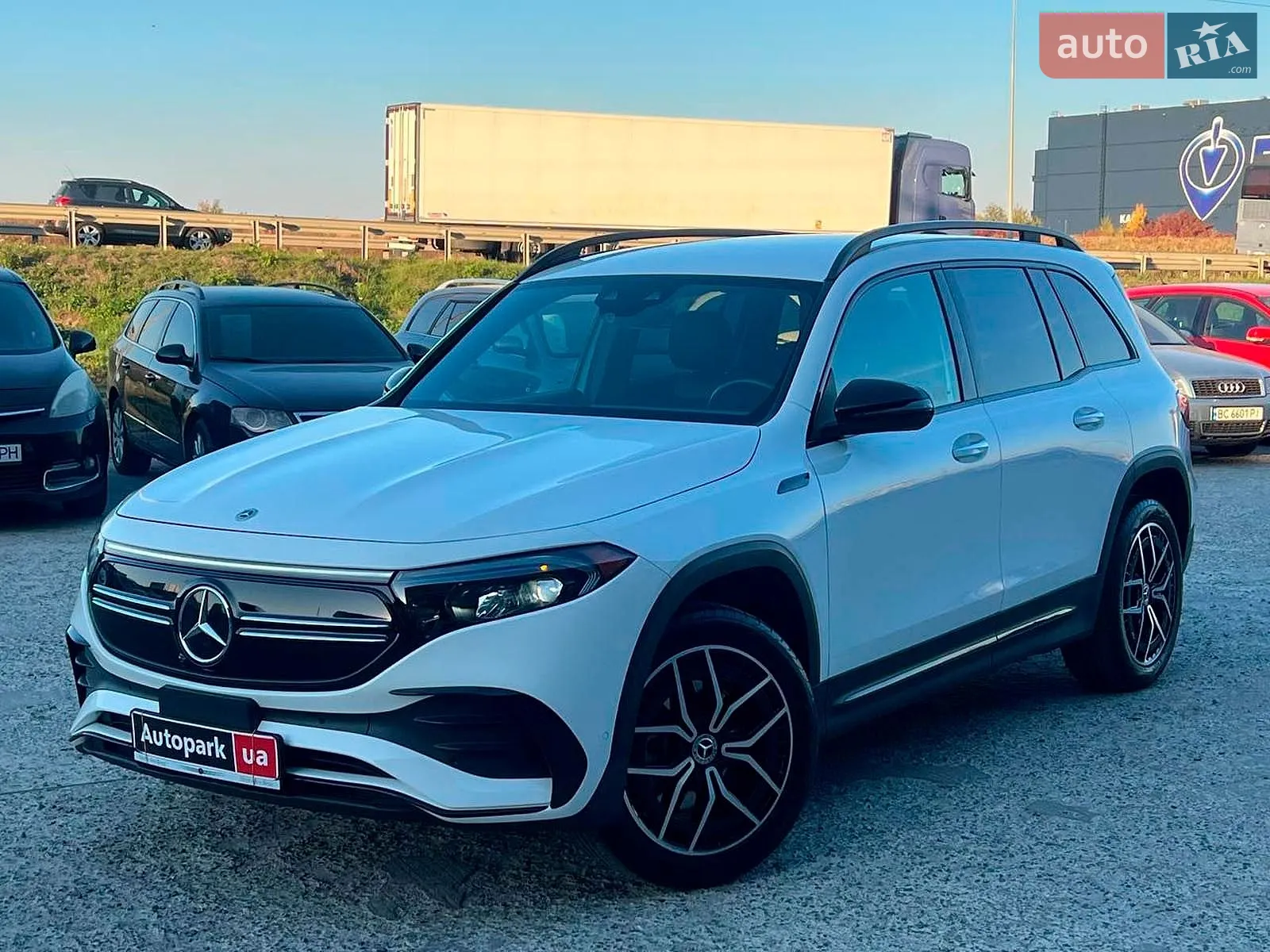 Mercedes-Benz EQB, 2022