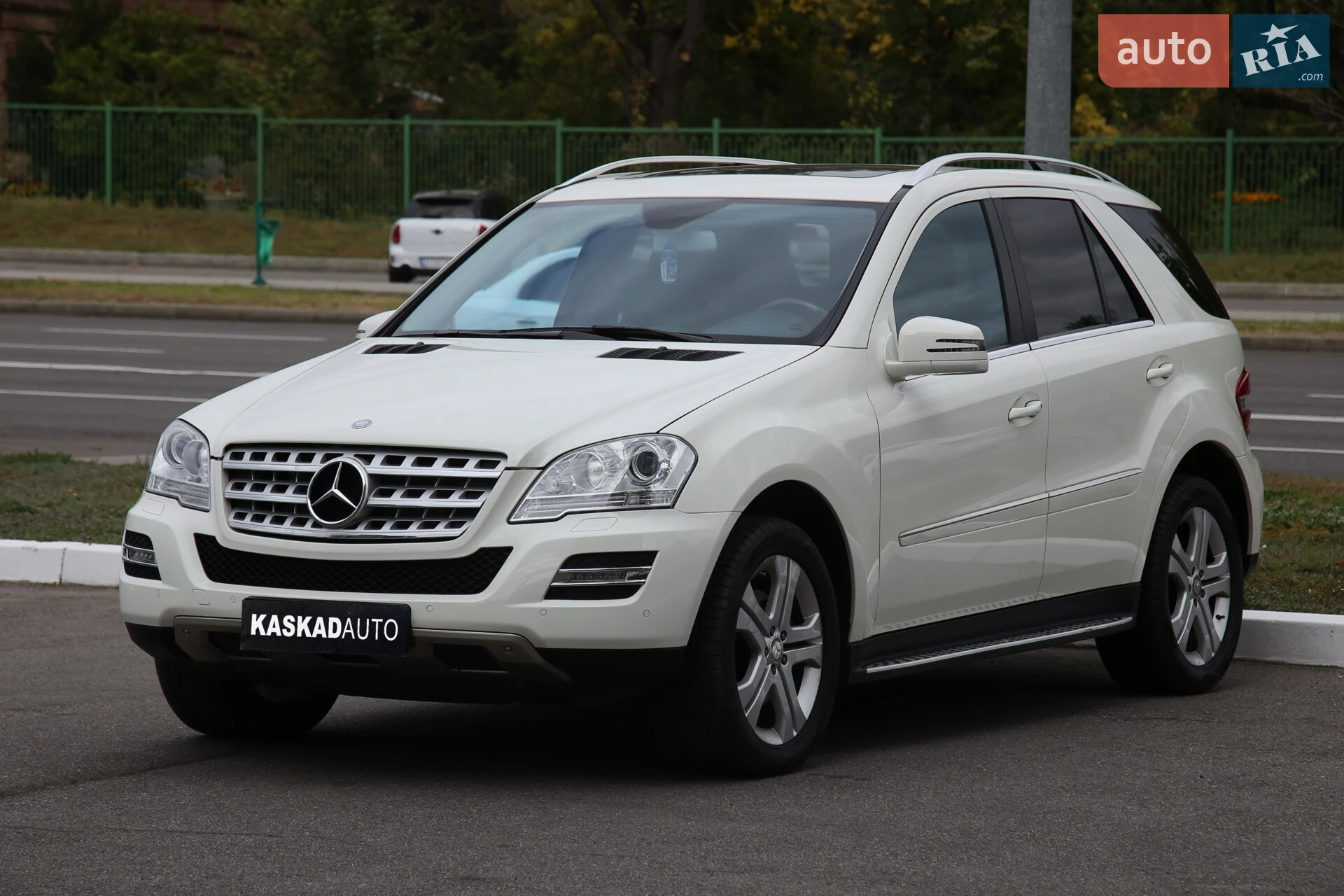 Mercedes-Benz M-Class, 2010