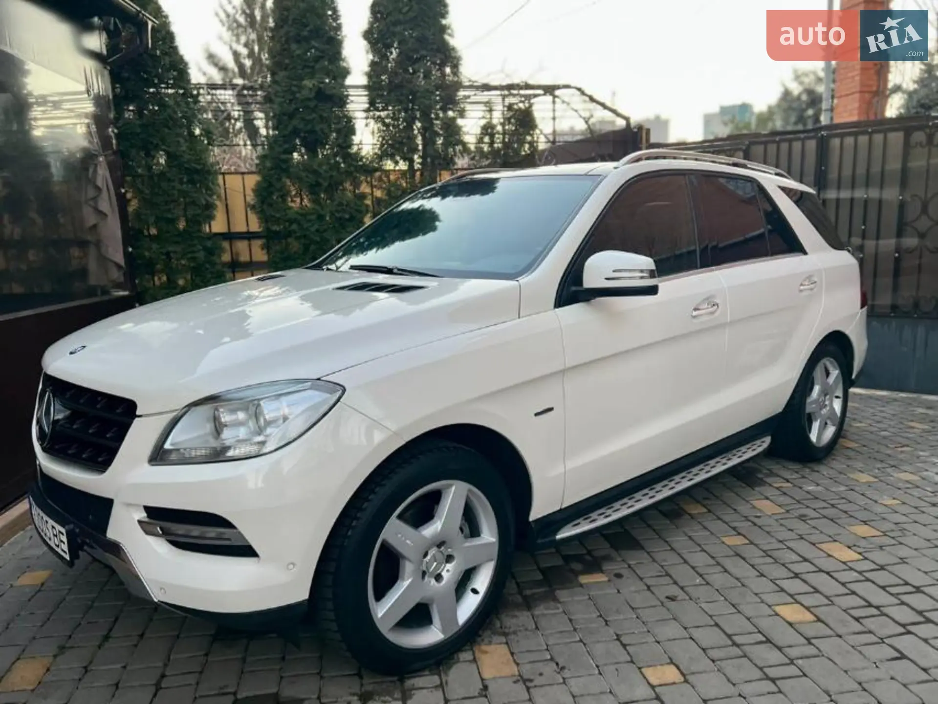 Mercedes-Benz M-Class, 2011
