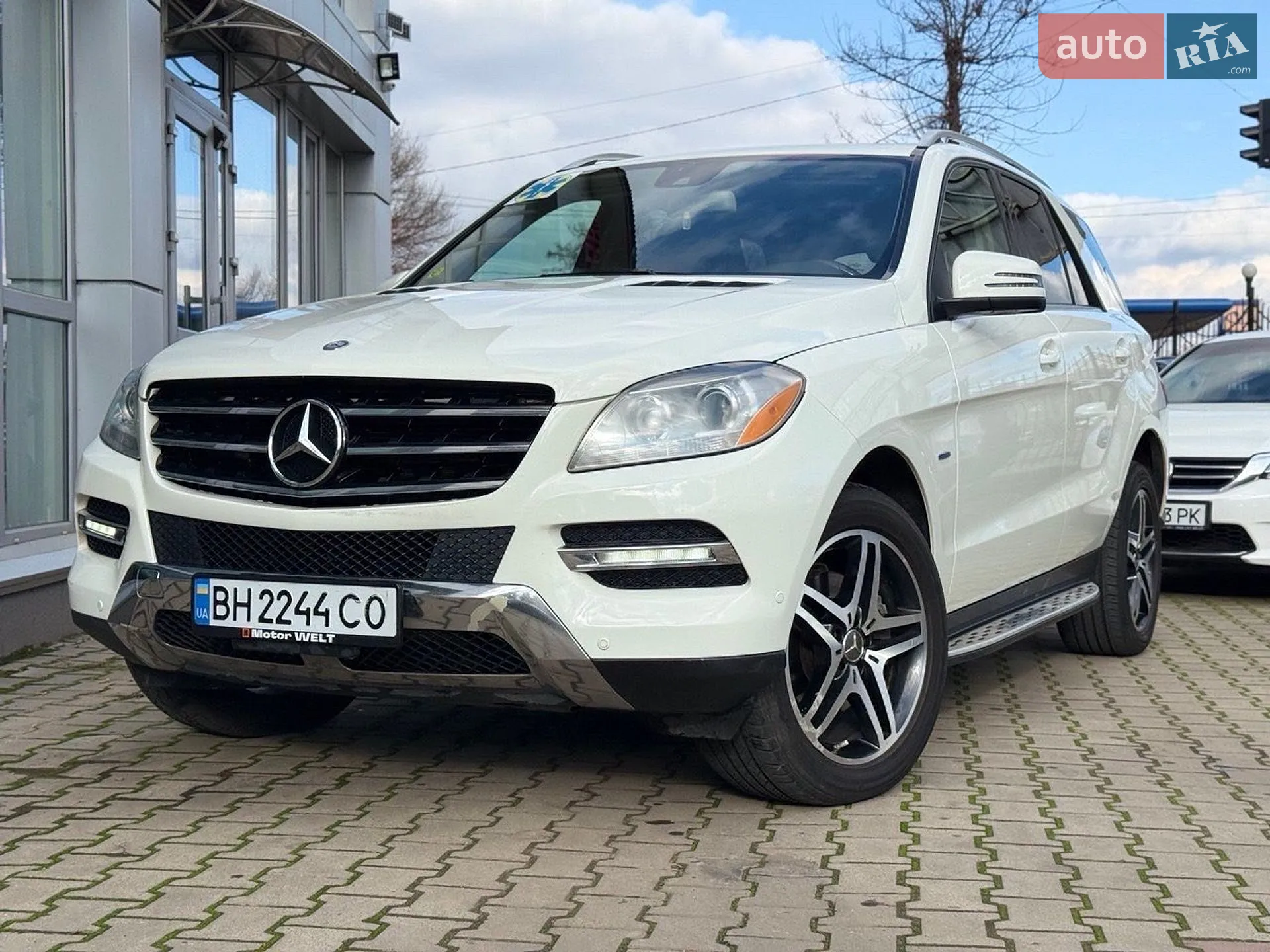 Mercedes-Benz M-Class, 2011