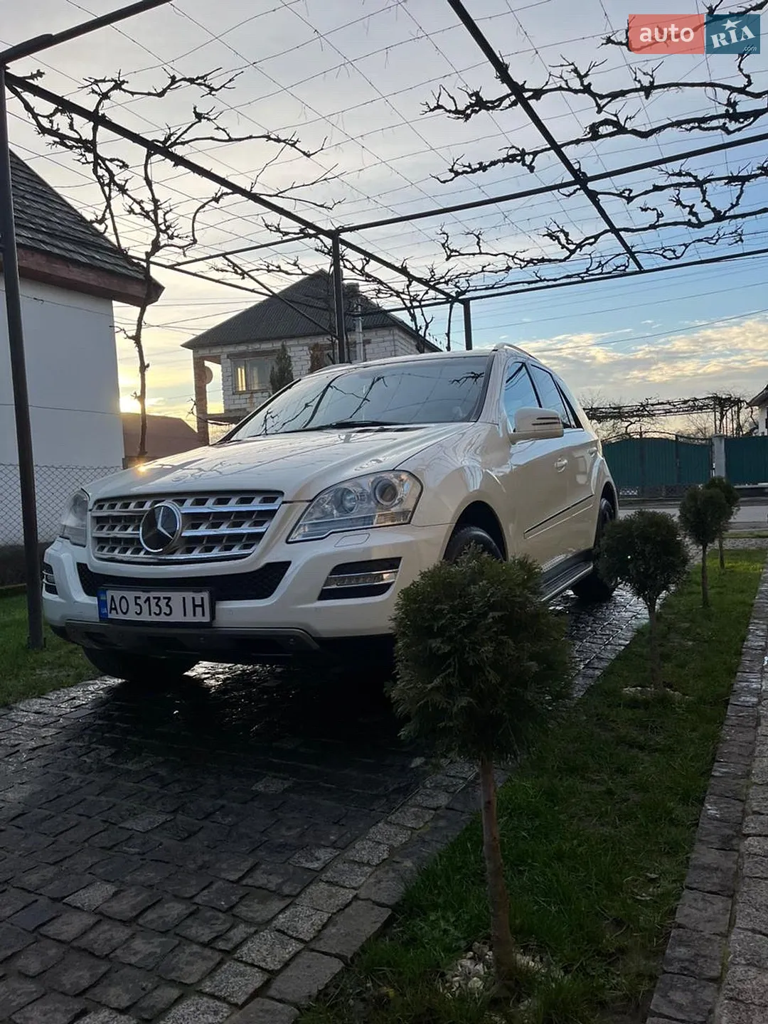 Mercedes-Benz M-Class, 2011