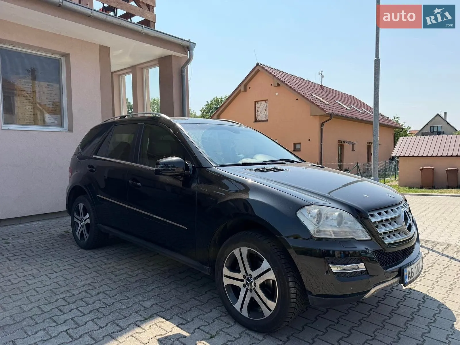 Mercedes-Benz M-Class, 2011