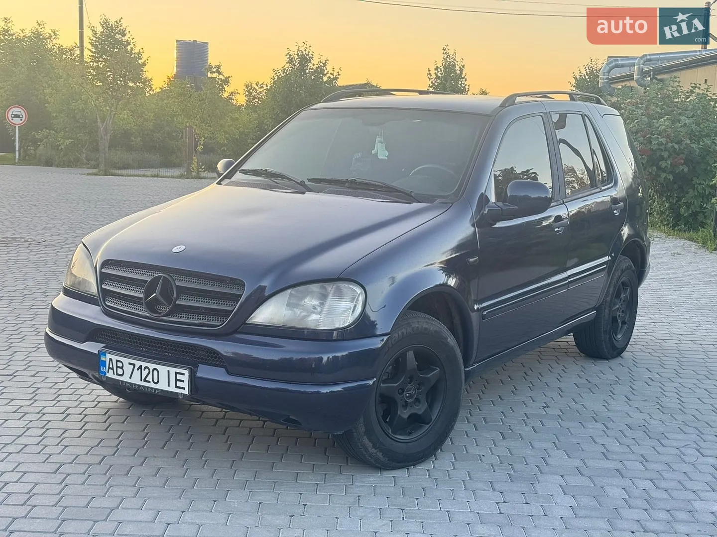Mercedes-Benz M-Class, 1998