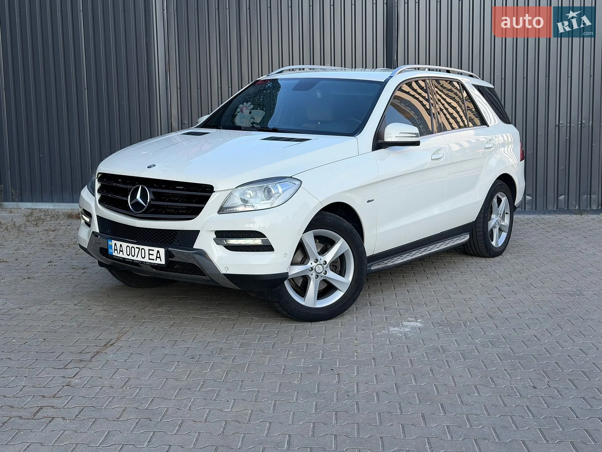 Mercedes-Benz M-Class, 2011