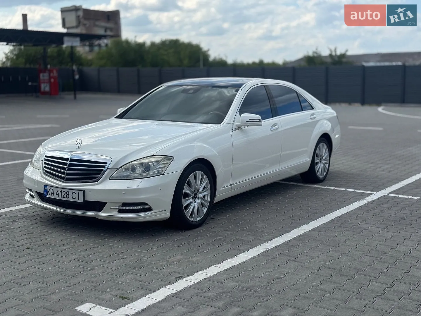 Mercedes-Benz S-Class, 2010