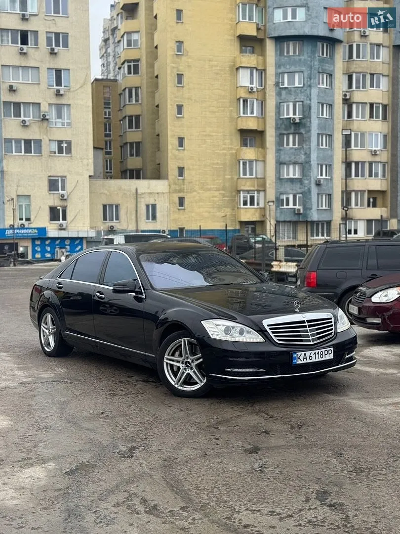 Mercedes-Benz S-Class, 2011