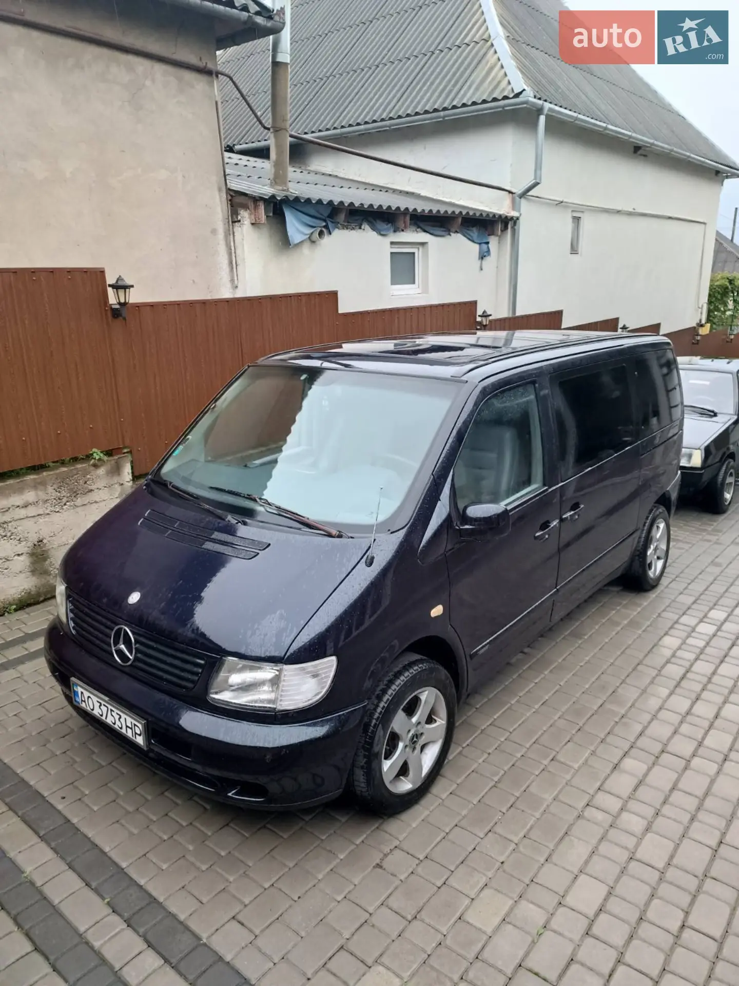 Mercedes-Benz V-Class 2000 — 1