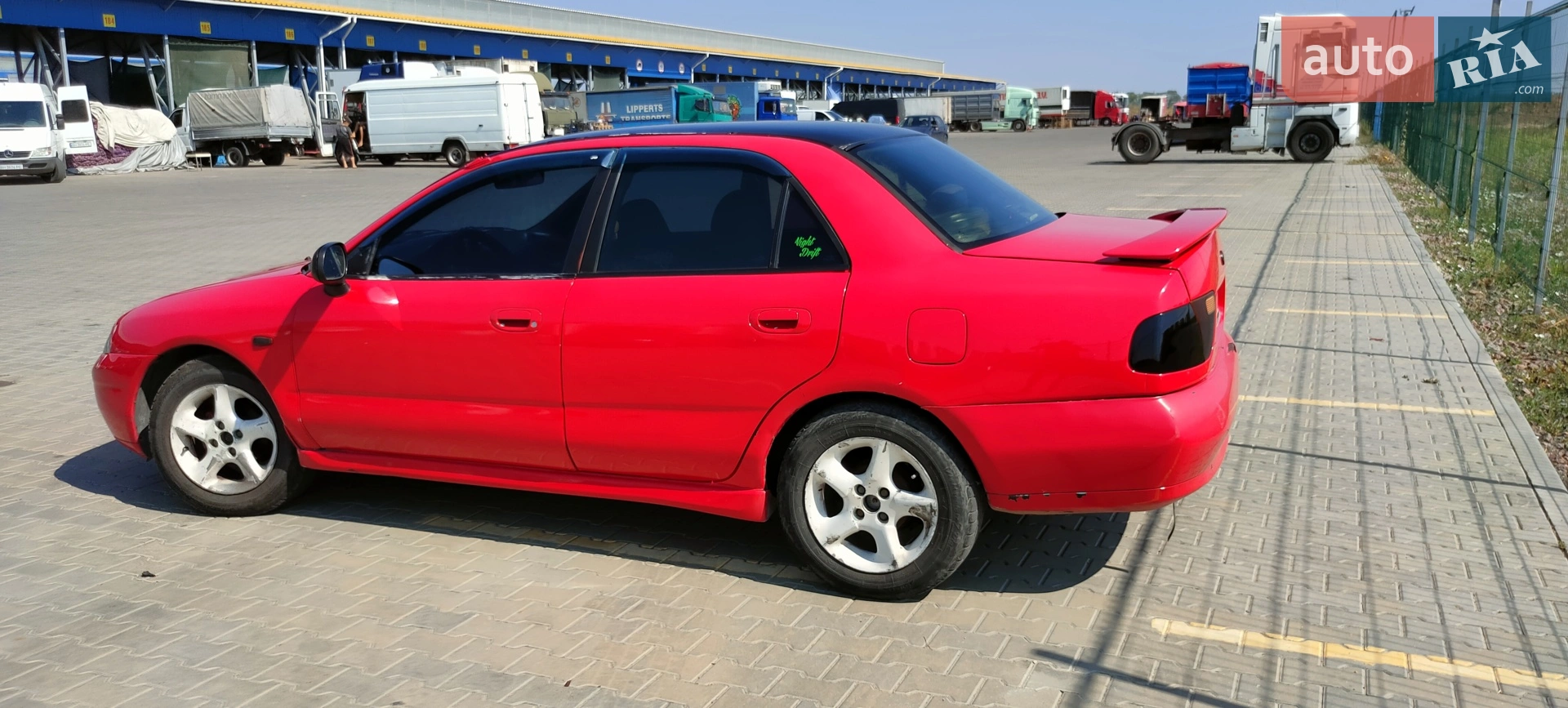 Mitsubishi Carisma, 1997